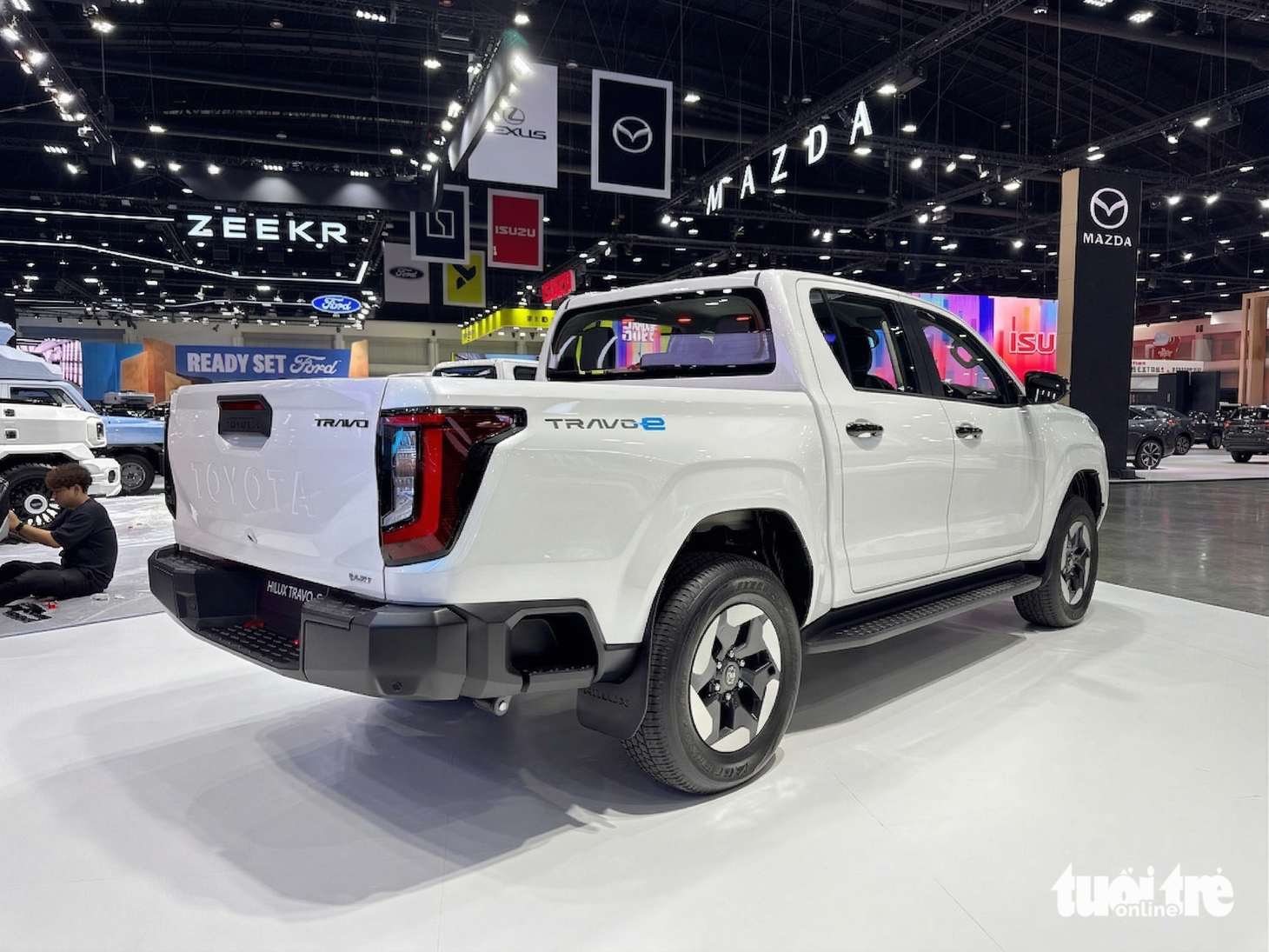 Chi tiết Toyota Hilux điện tại BIMS 2026: Màn như xe sang, 315km/sạc, đọ Ranger về công nghệ - Ảnh 16.