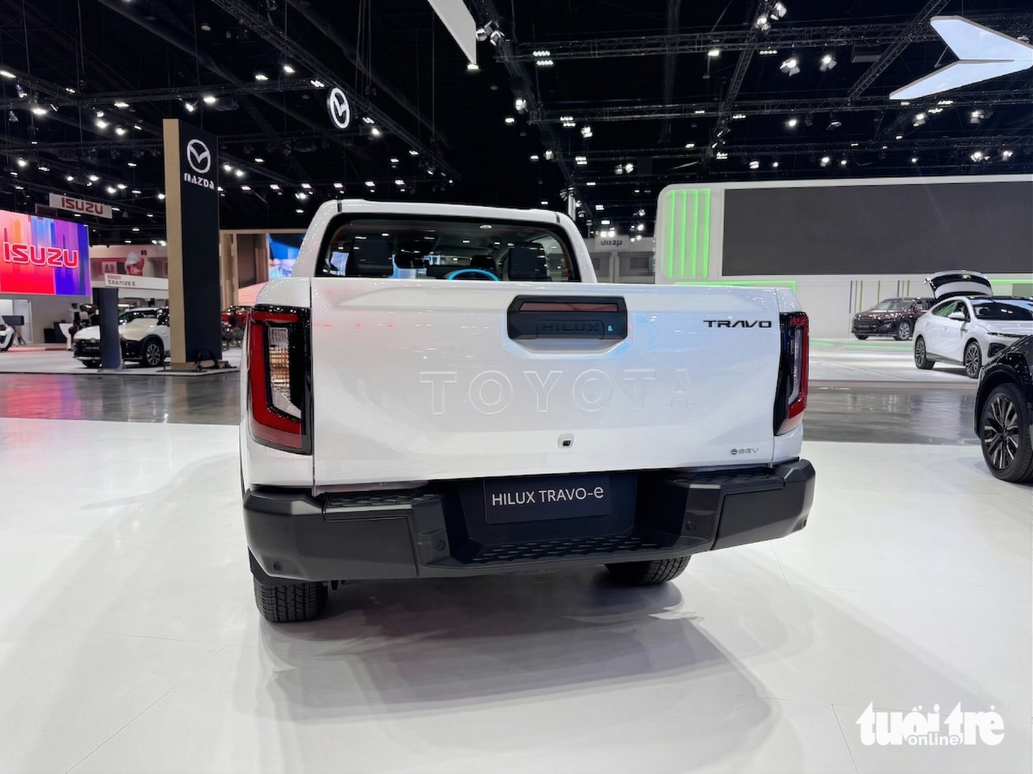 Toyota Hilux - Ảnh 18.