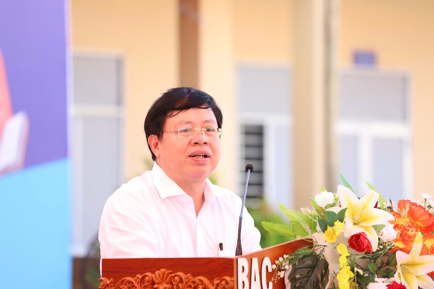 Làm gì khi chọn ngành, chọn trường 'bất đồng' với cha mẹ? - Ảnh 2.