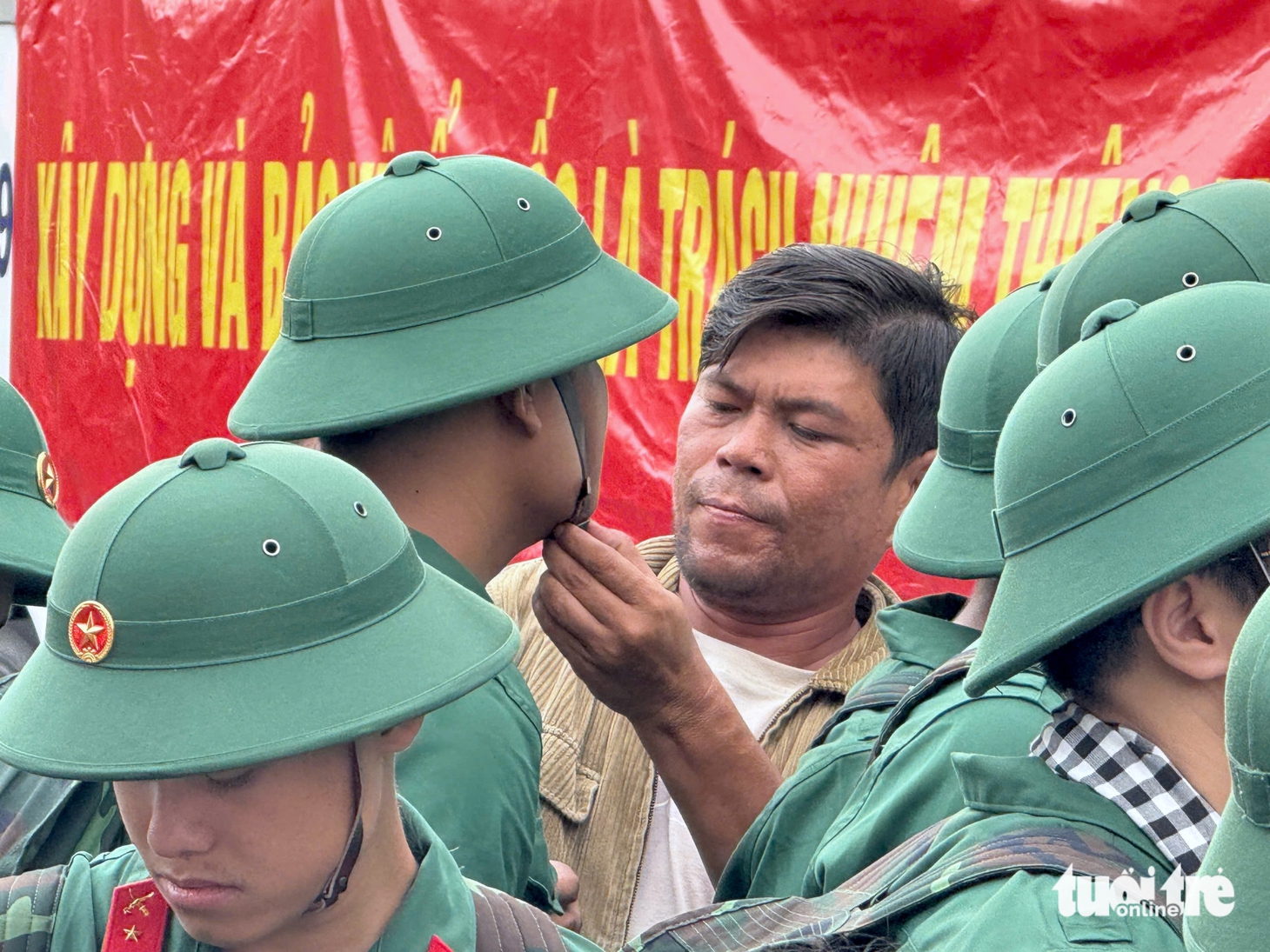 nhập ngũ - Ảnh 10.