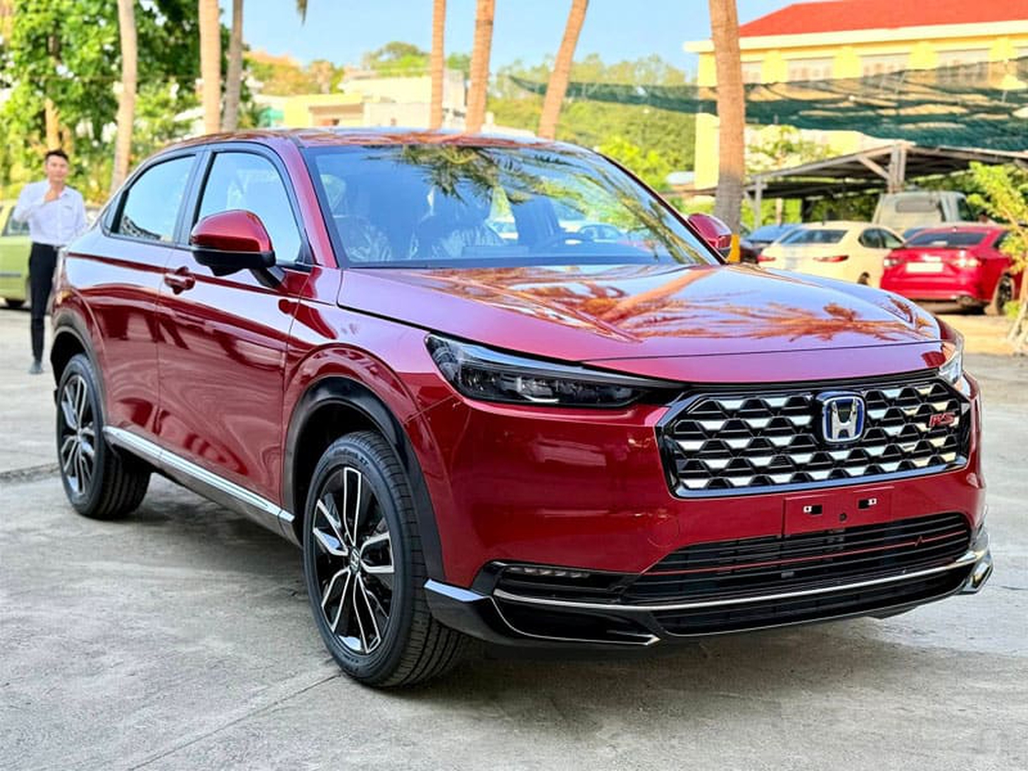 Loạt ô tô ở Việt Nam chạy 100km chưa hết 100.000 đồng tiền xăng, có mẫu 'ăn ít' hơn cả xe máy - Ảnh 4.