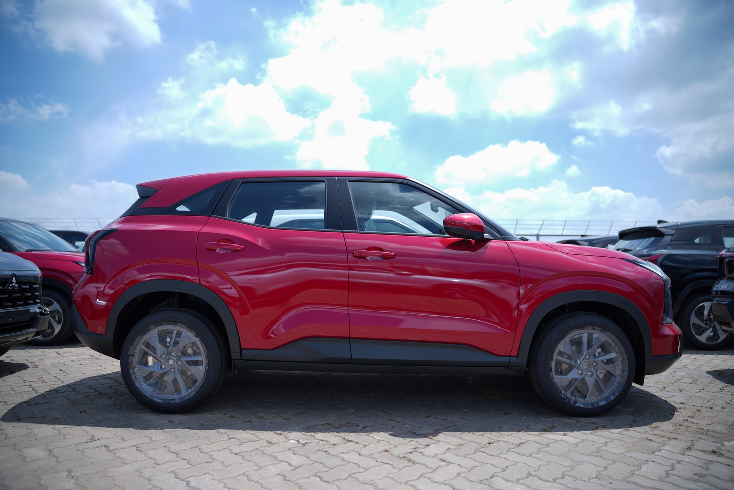Mitsubishi Xforce 2026 ra mắt Việt Nam: Giá từ 605 triệu đồng, bổ sung tiện nghi đấu Yaris Cross - Ảnh 4.
