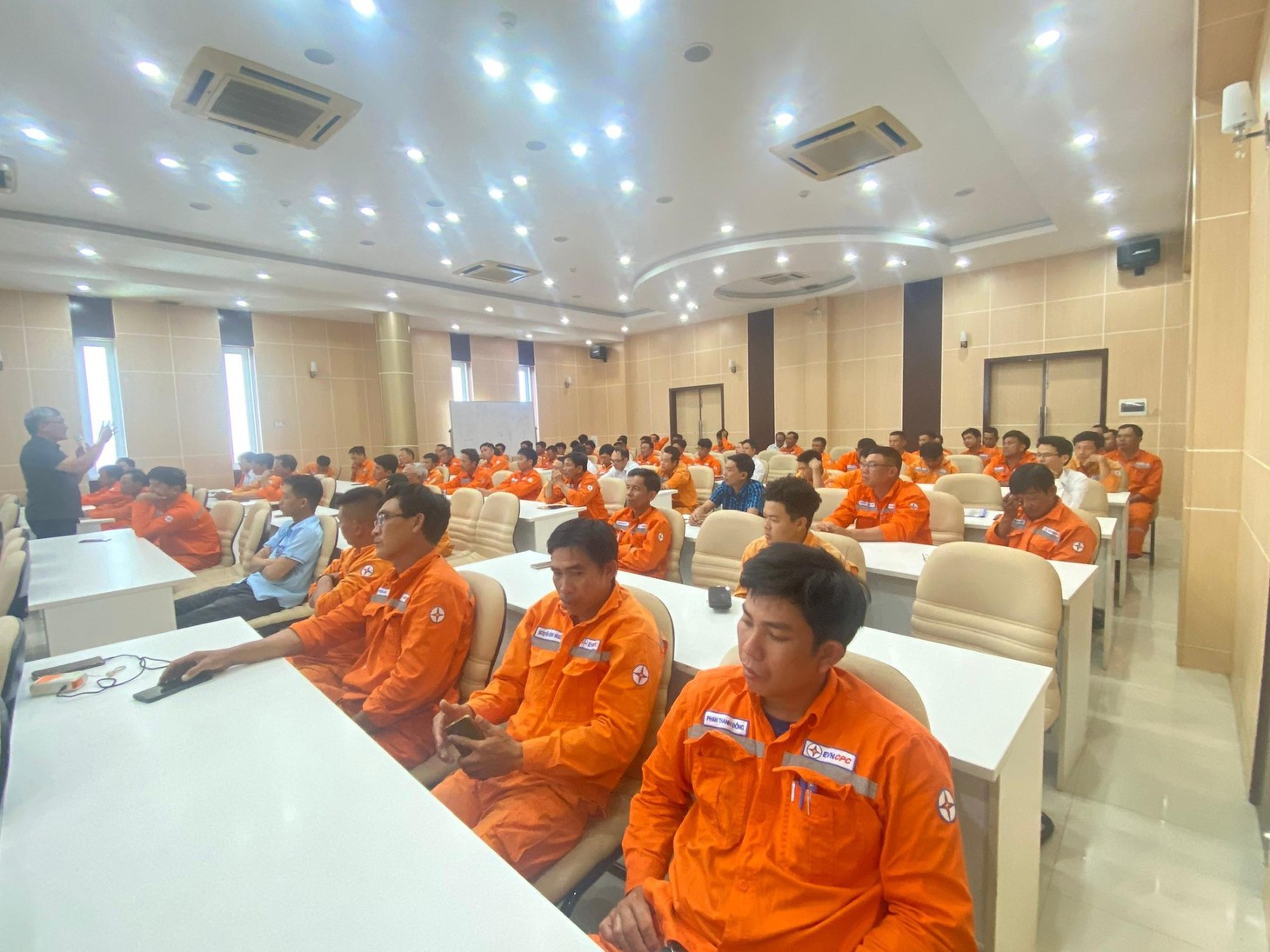 ĐIỆN - Ảnh 2.