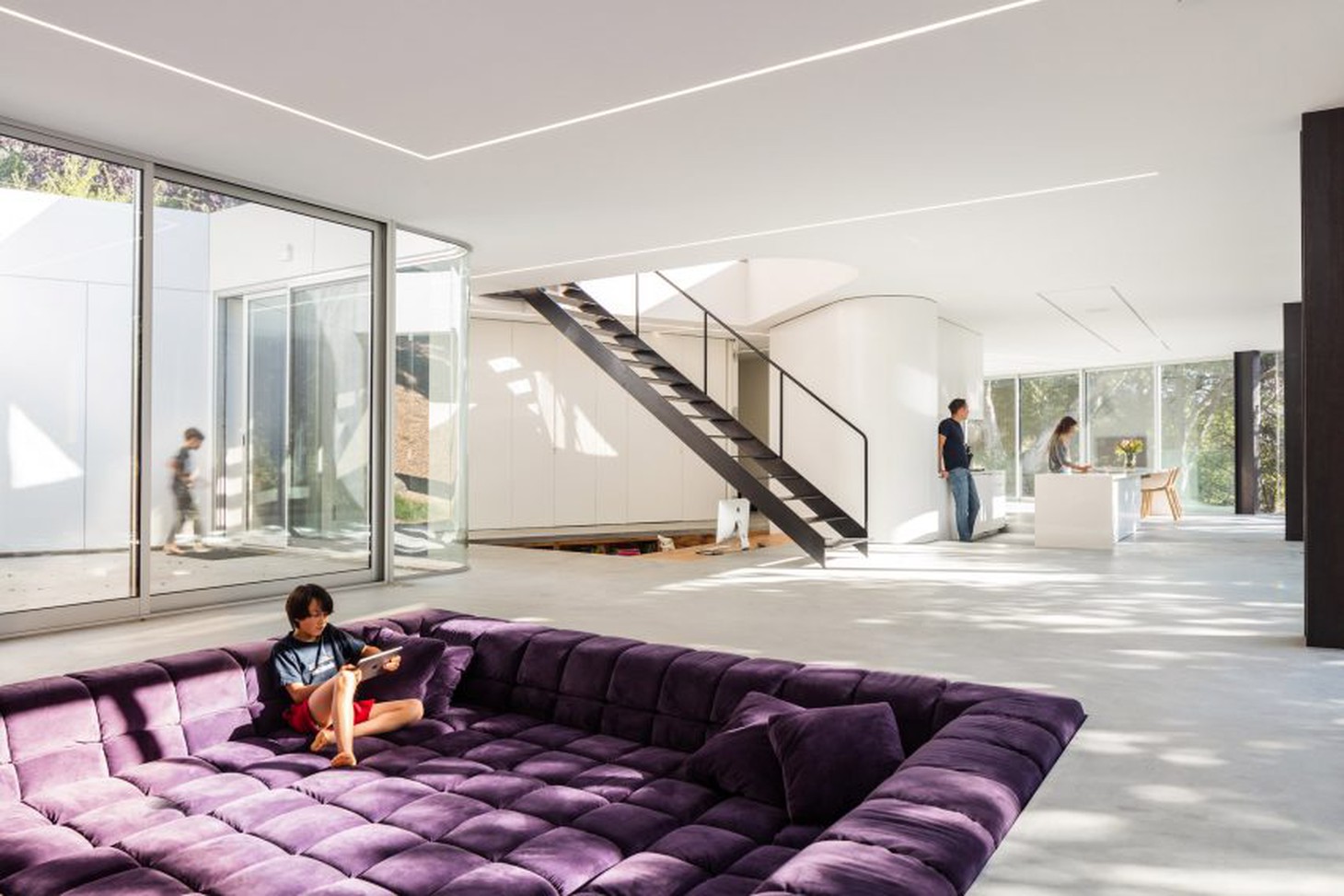 8 không gian sống nơi những bộ sofa độc đáo tạo điểm nhấn ấn tượng - Ảnh 8.