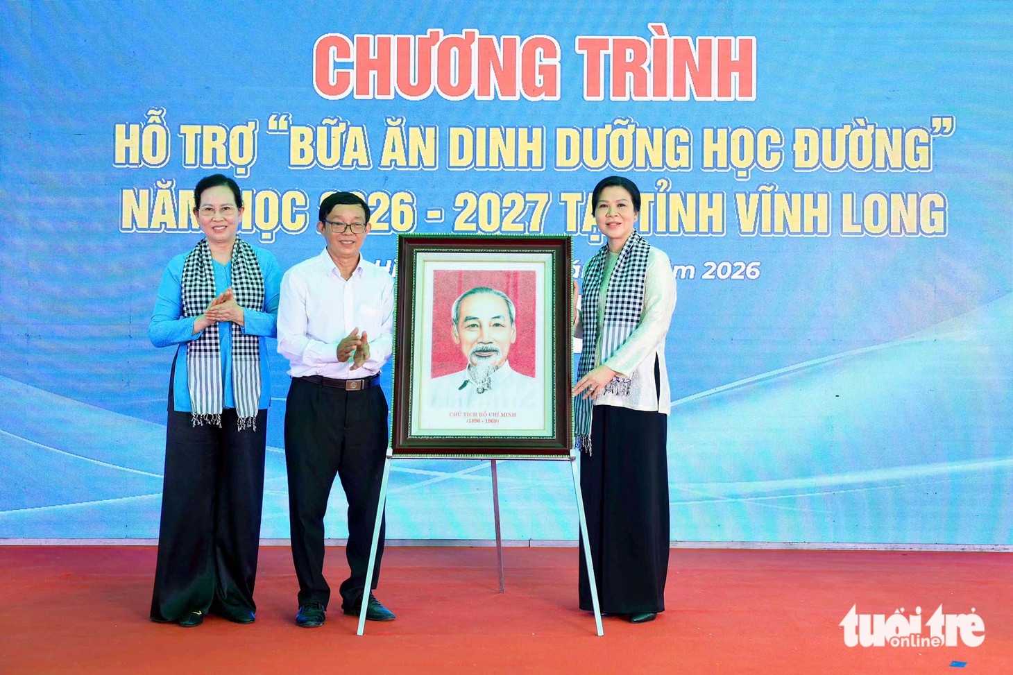 'Bữa ăn dinh dưỡng học đường' vun đắp đường đến trường cho học sinh vùng khó - Ảnh 8.