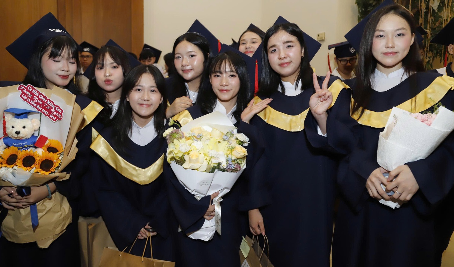 Nữ sinh TP.HCM chia sẻ giấc mơ áo lính tại lễ trưởng thành - Ảnh 1.