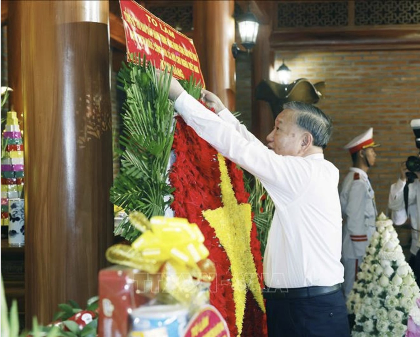 Tổng bí thư - Ảnh 7.