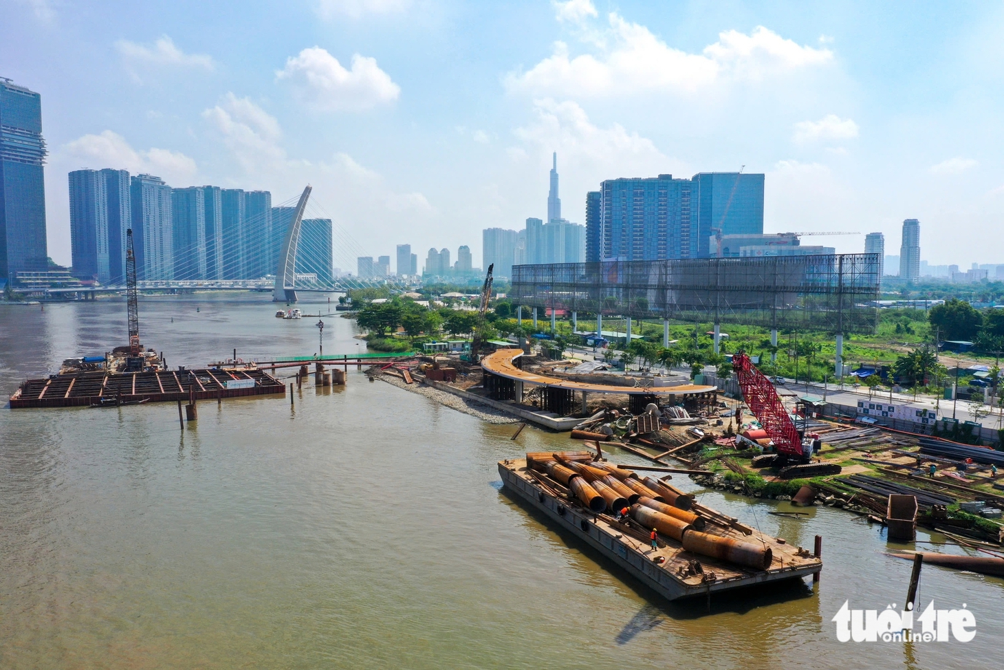 Công trường thi công tấp nập trên các tuyến đường huyết mạch tại Thủ Thiêm - Ảnh 10.