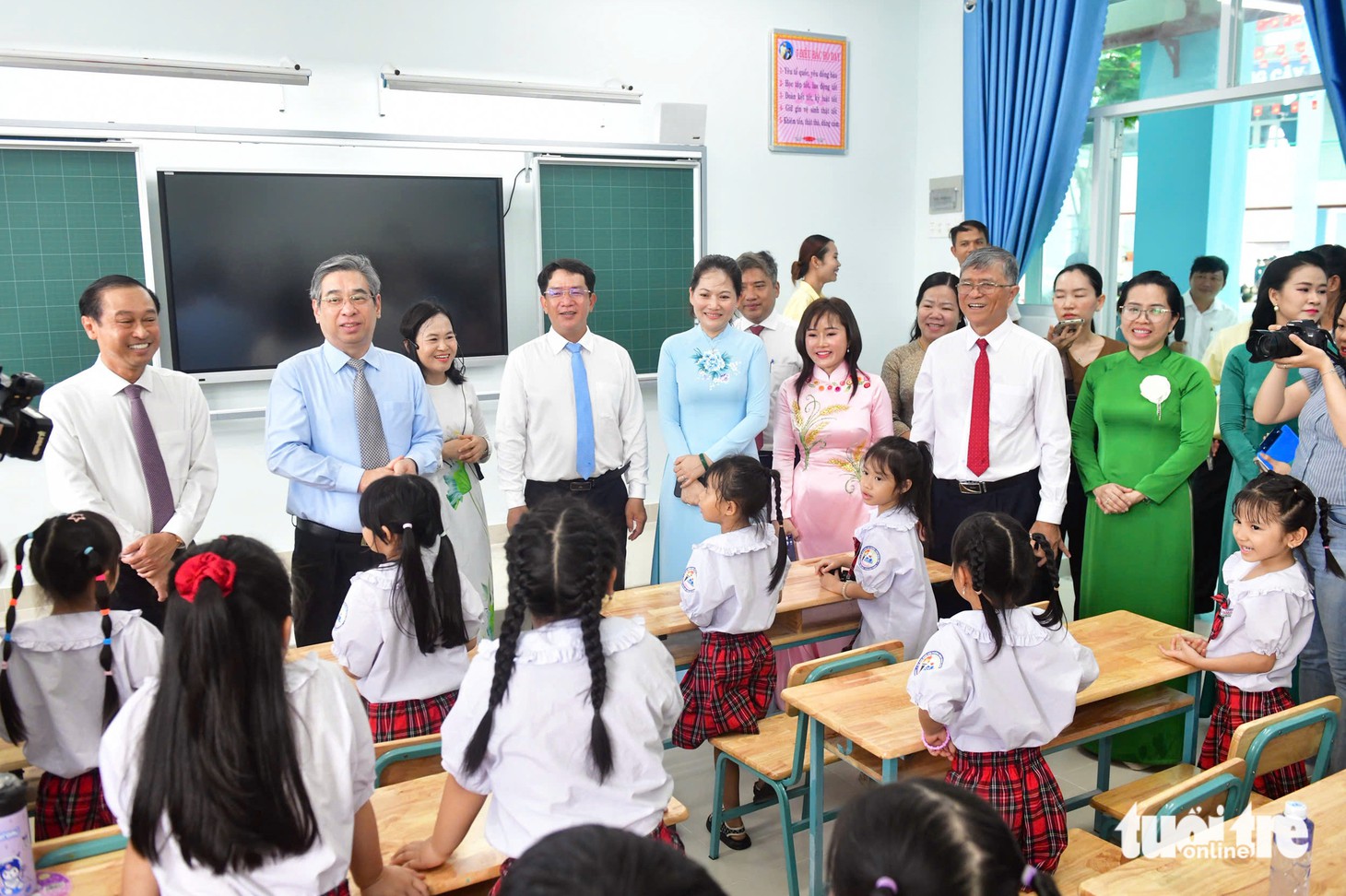 Cao điểm '100 ngày đêm hoàn thành 1.000 phòng học’ tại TP.HCM - Ảnh 5.