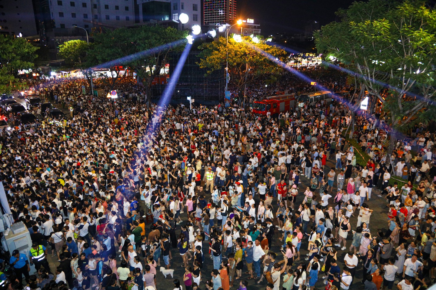 cầu Rồng - Ảnh 2.