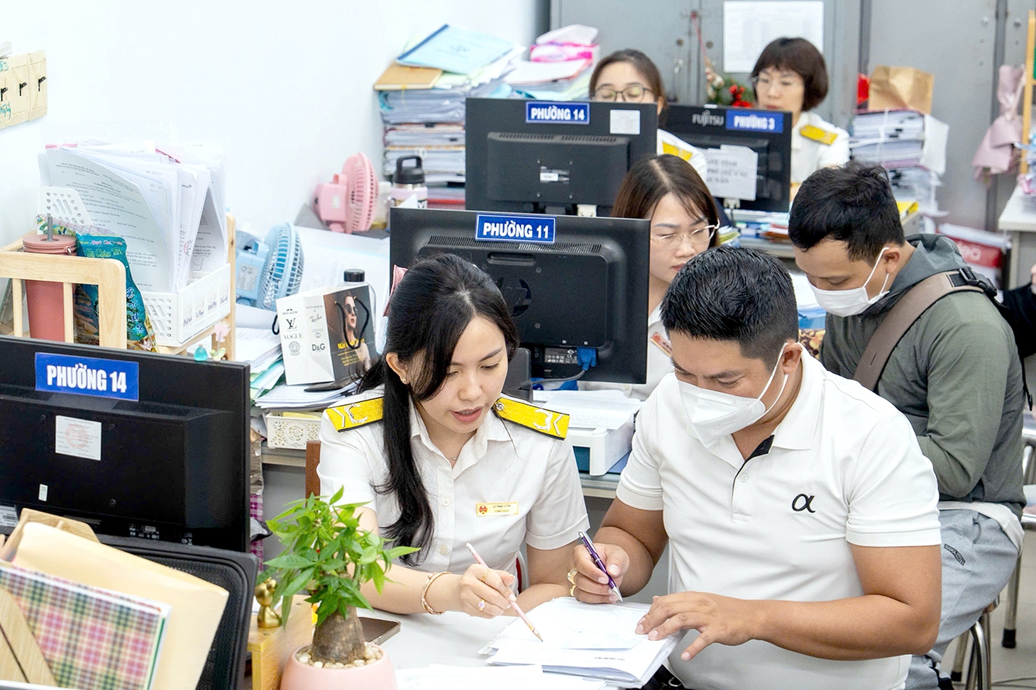 hoãn xuất cảnh - Ảnh 1.