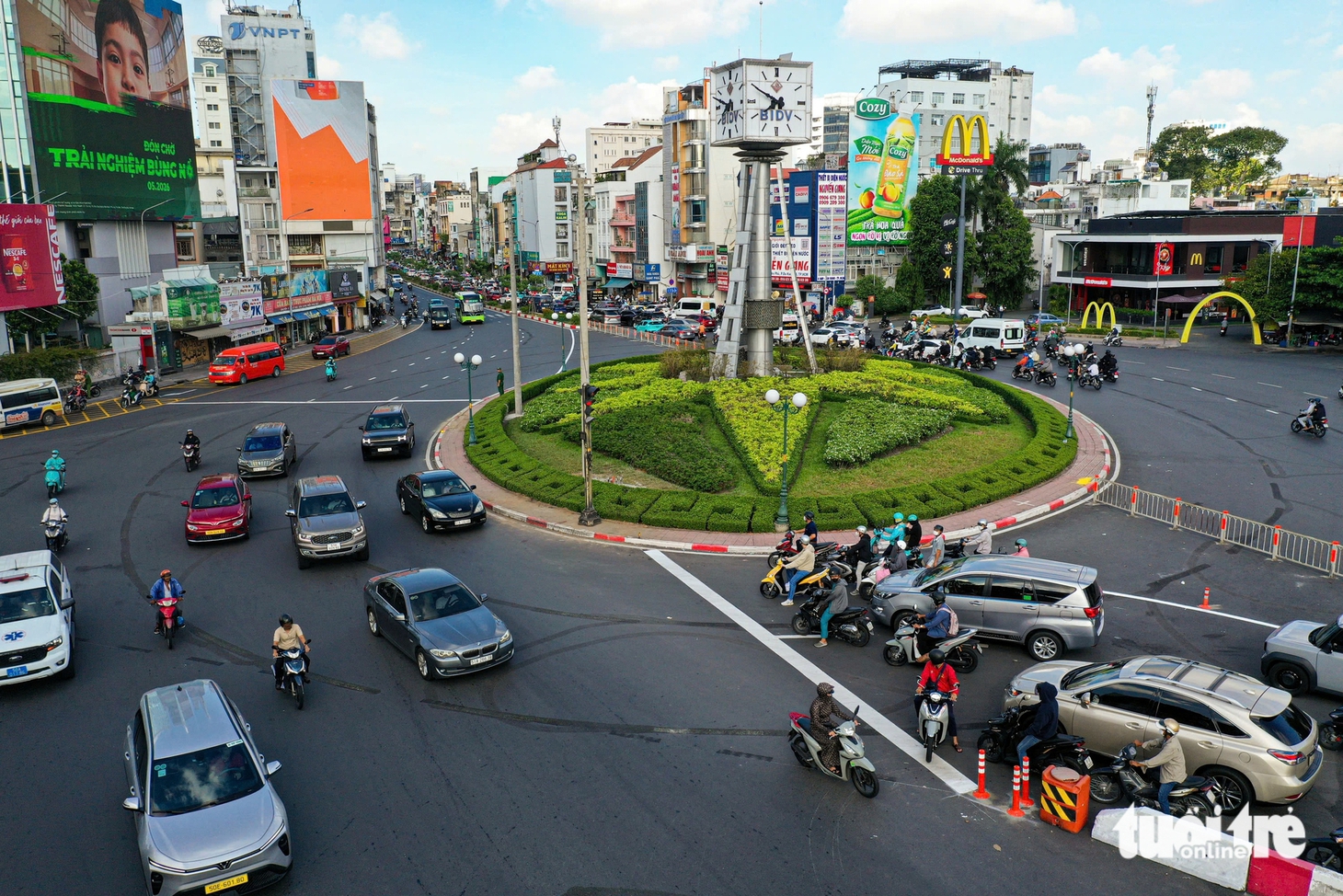 vòng xoay - Ảnh 6.