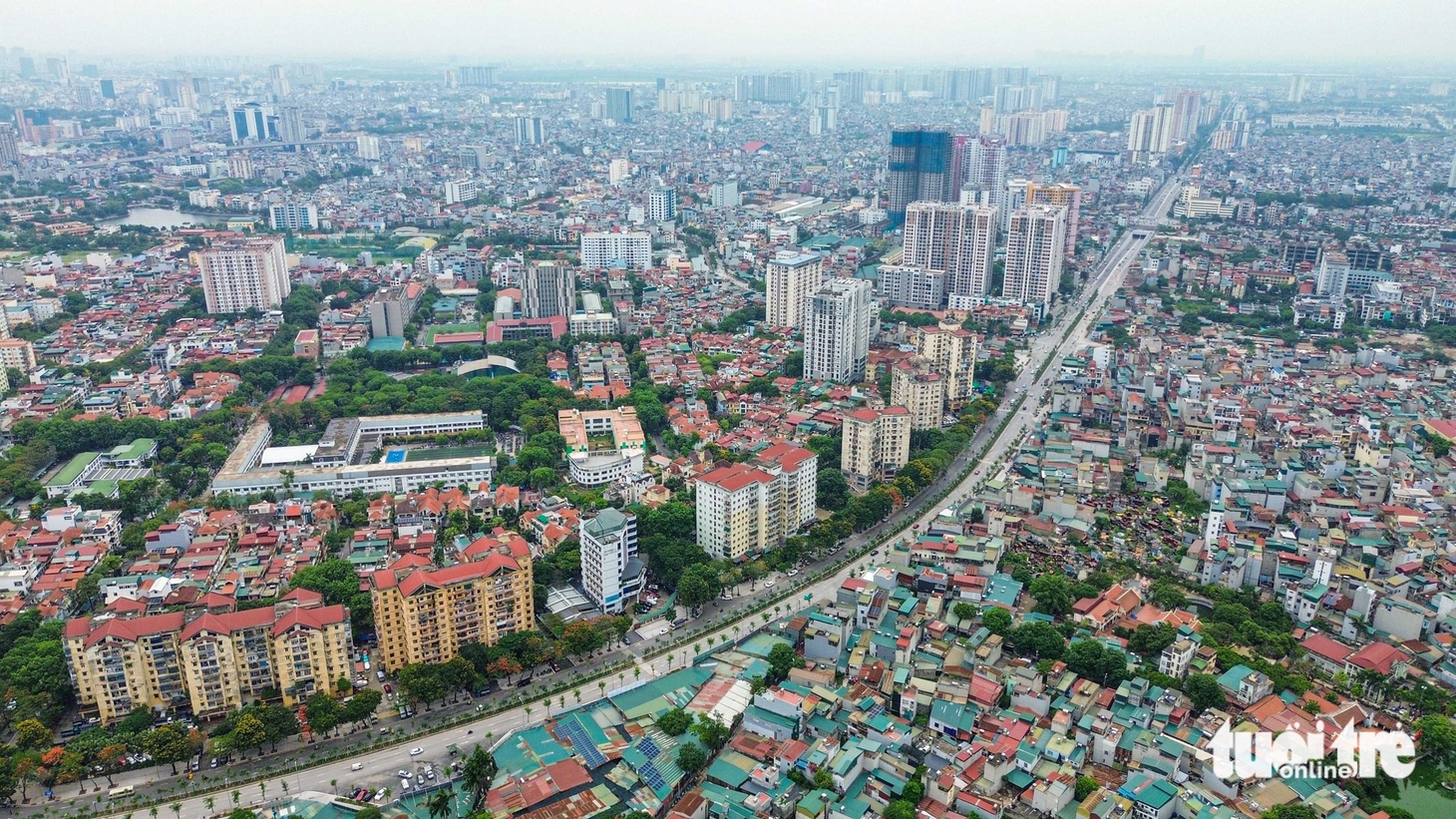 Người dân hối hả di dời, bàn giao mặt bằng làm đường vành đai khẩn cấp ở Hà Nội - Ảnh 1.