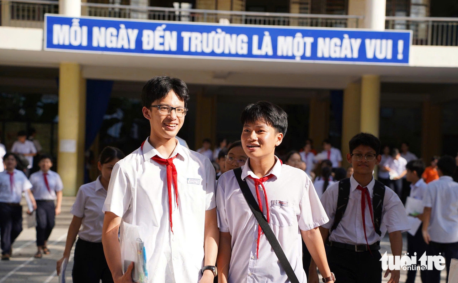 lớp 10 - Ảnh 6.