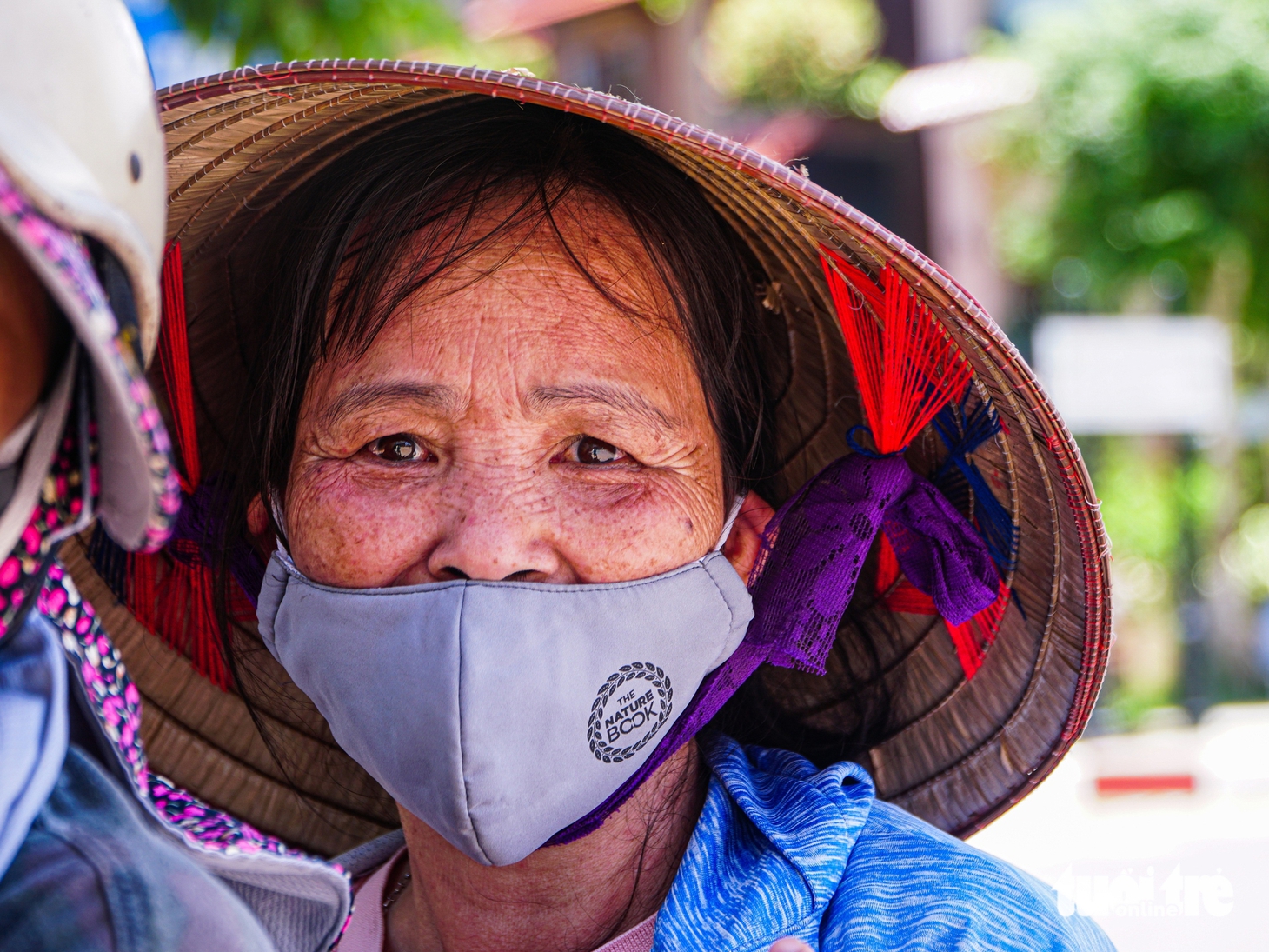 Người dân Hà Nội đội nắng mưu sinh trong ngày thủ đô nóng nhất cả nước - Ảnh 24.