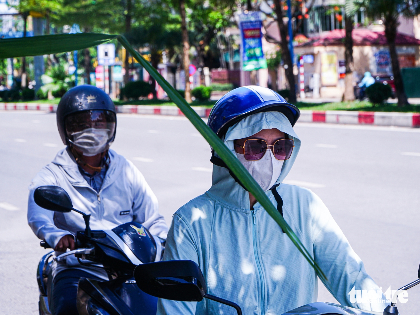 Người dân Hà Nội đội nắng mưu sinh trong ngày thủ đô nóng nhất cả nước - Ảnh 25.