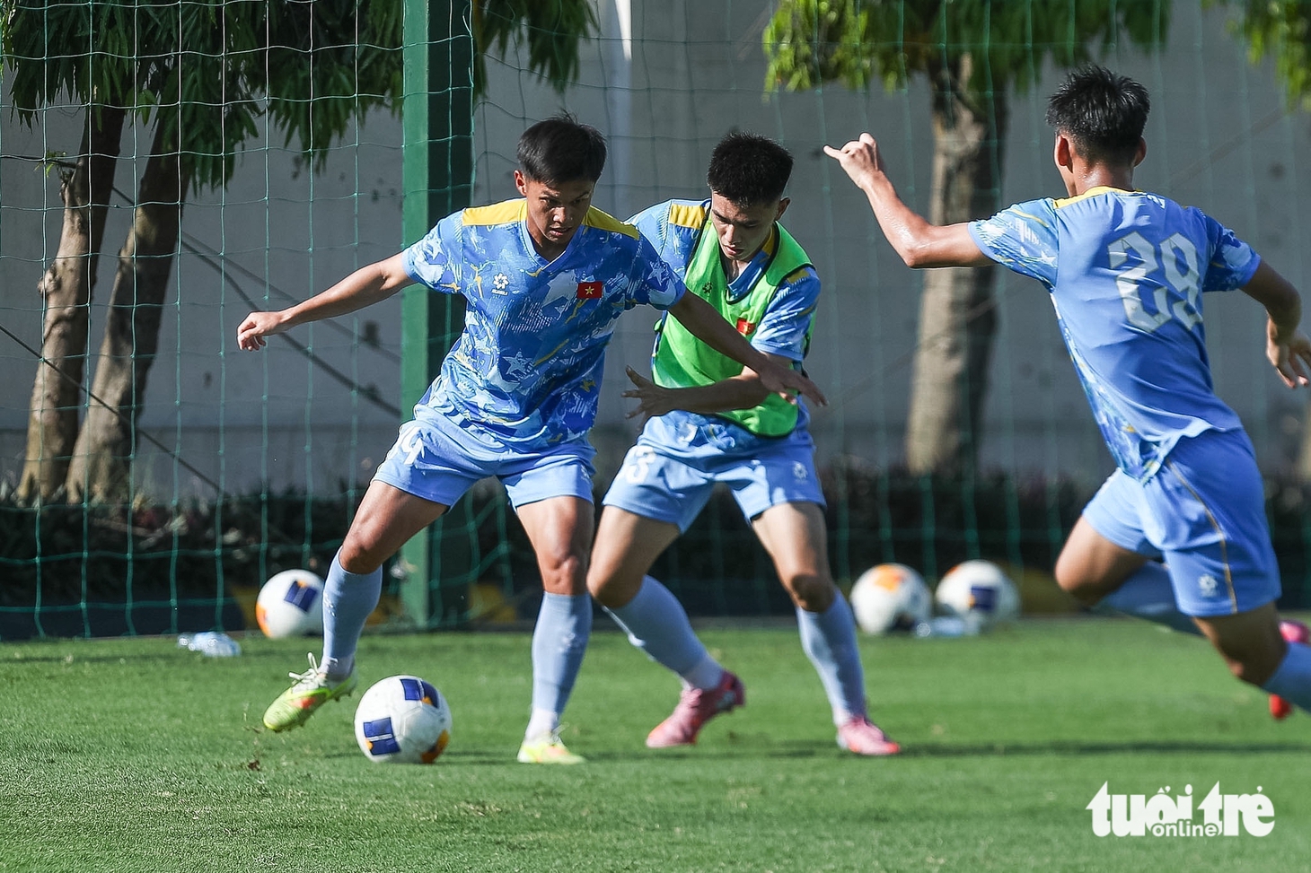 U19 Việt Nam tập buổi cuối cùng trước khi lên đường sang Indonesia - Ảnh 1.