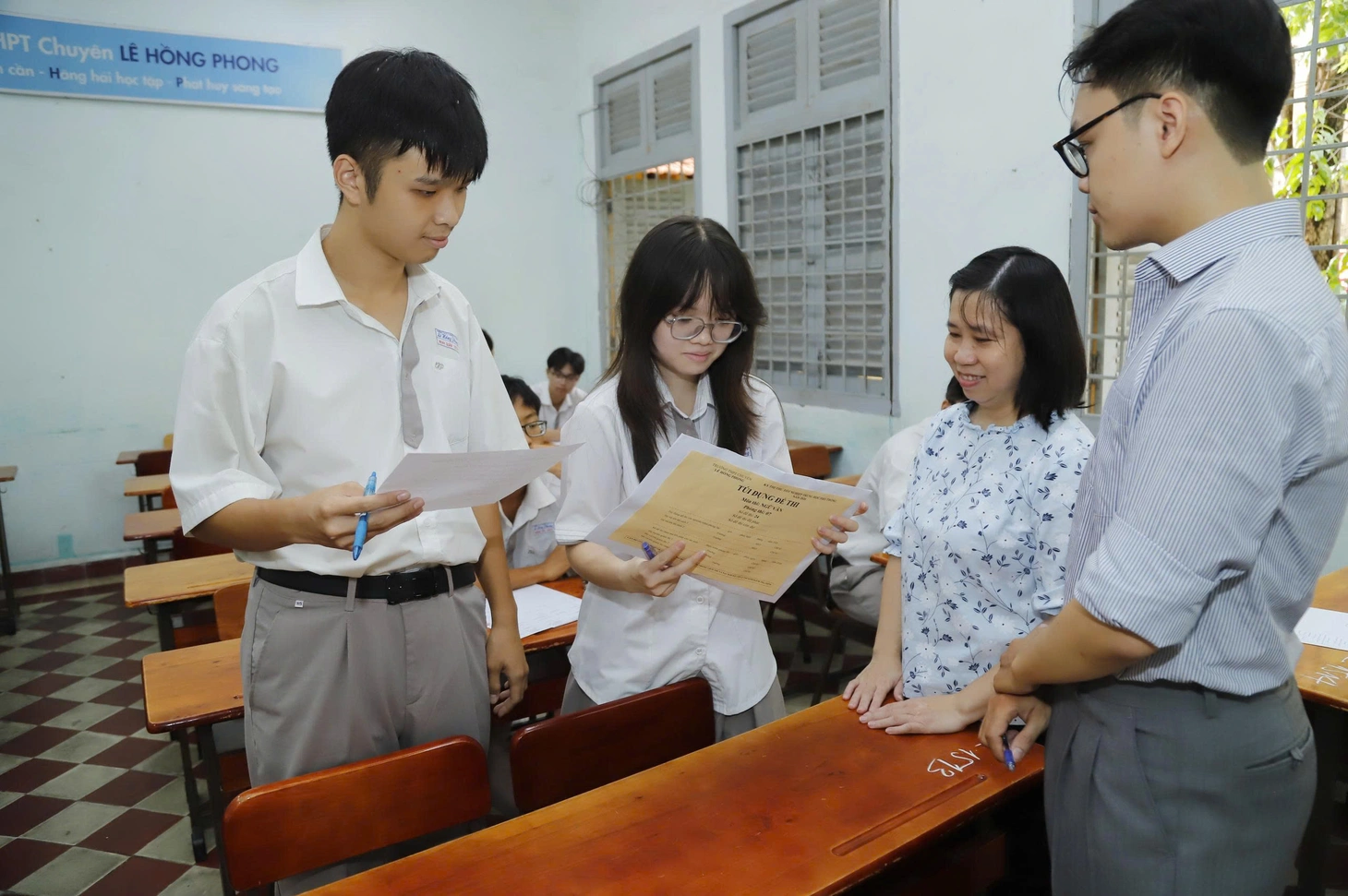 TP.HCM tổ chức thi thử tốt nghiệp như thi thật, siết quy trình từ phòng thi đến coi thi - Ảnh 7.
