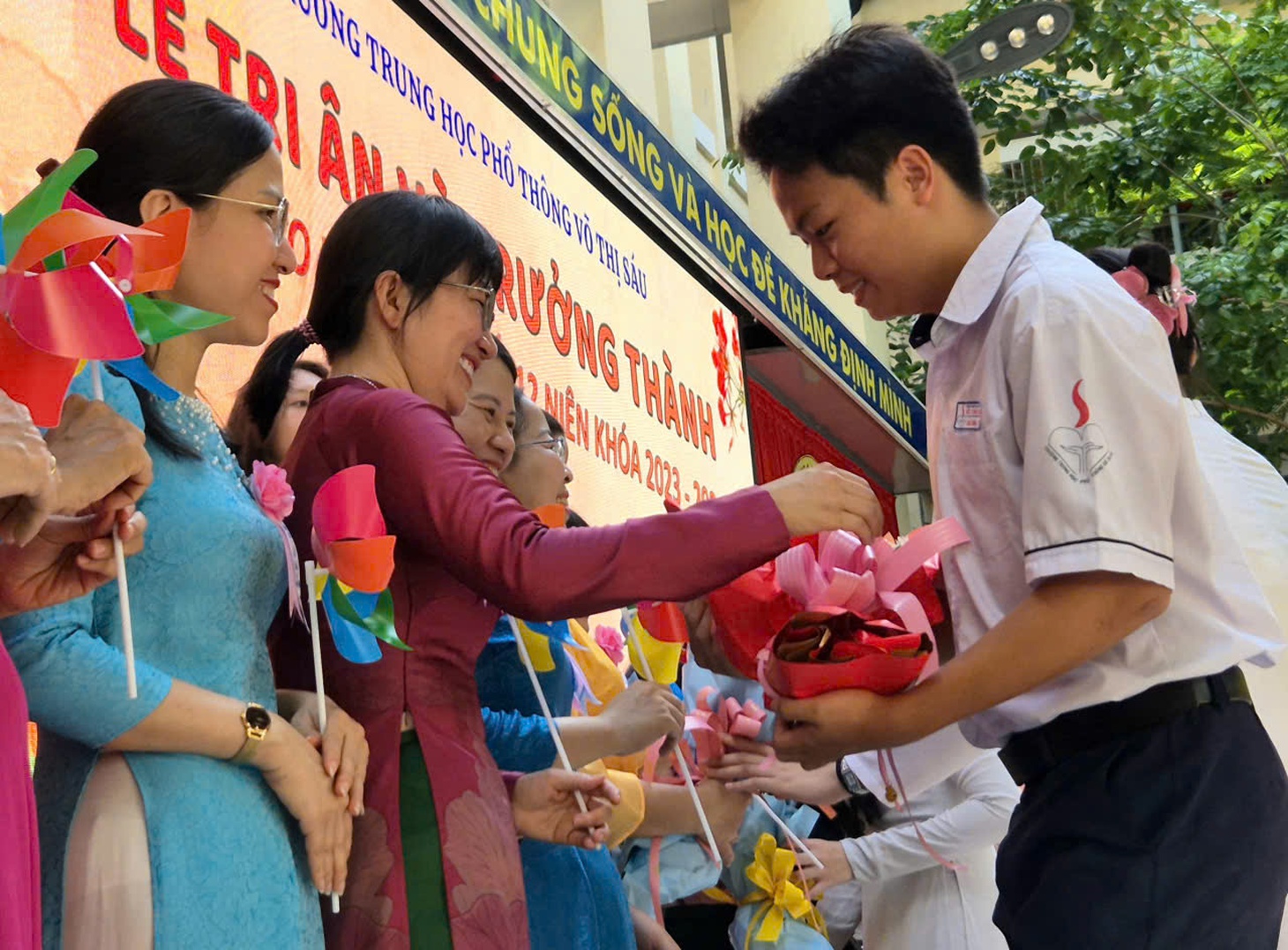hiệu trưởng - Ảnh 4.