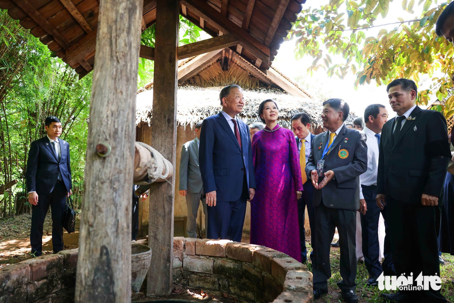 Tổng Bí thư, Chủ tịch nước Tô Lâm thăm khu di tích Bác Hồ ngay khi đến Thái Lan - Ảnh 6.