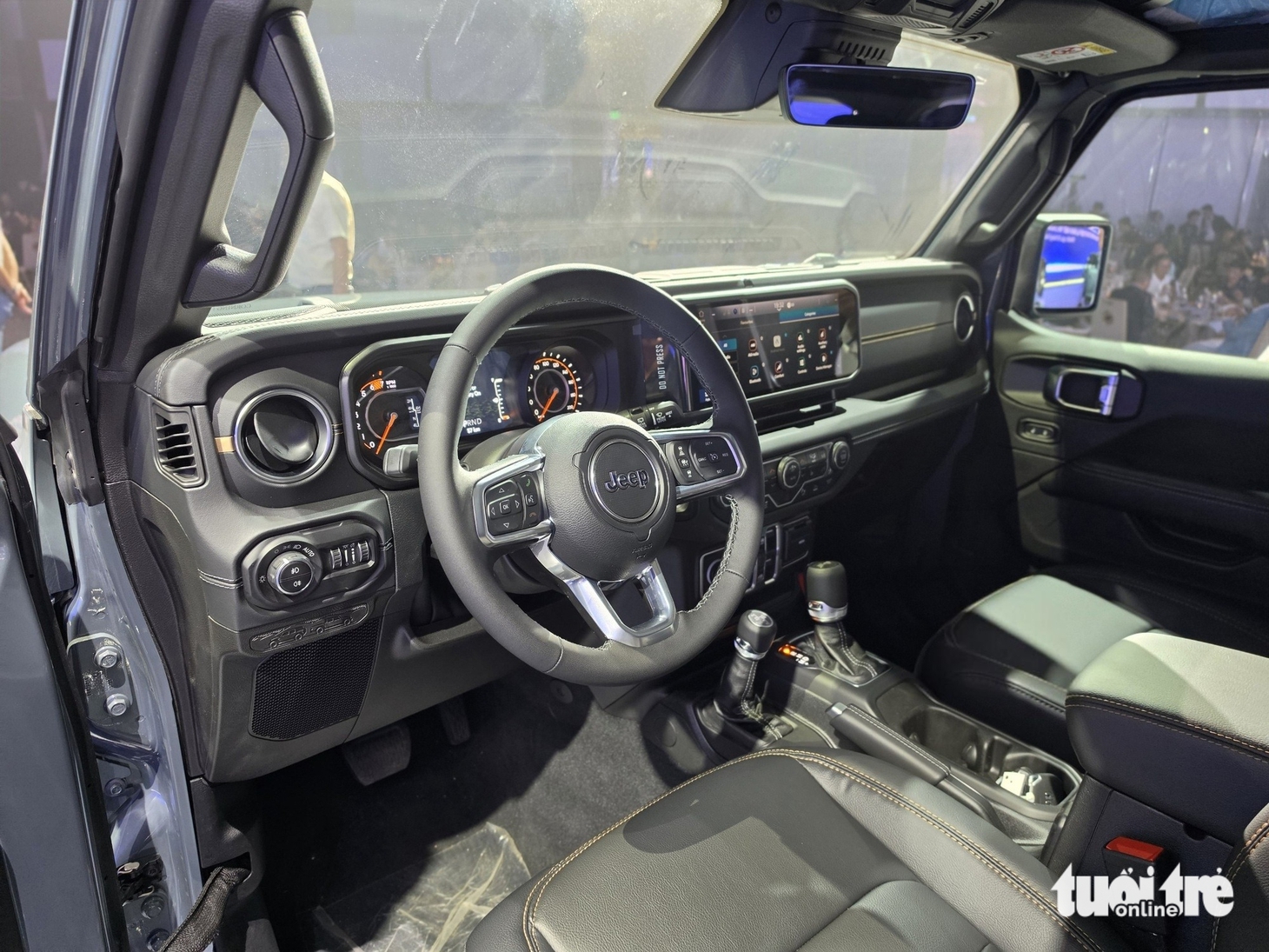 Jeep Wrangler, Ram 1500 'tái xuất' Việt Nam: SUV địa hình giá từ 2,999 tỉ, bán tải từ 3,749 tỉ đồng - Ảnh 10.