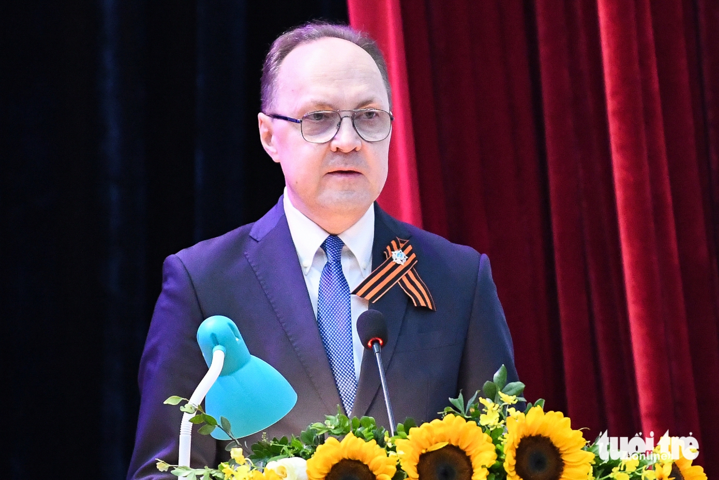 Hàng trăm người diễu hành 'Trung đoàn bất tử' kỷ niệm Ngày Chiến thắng - Ảnh 3.