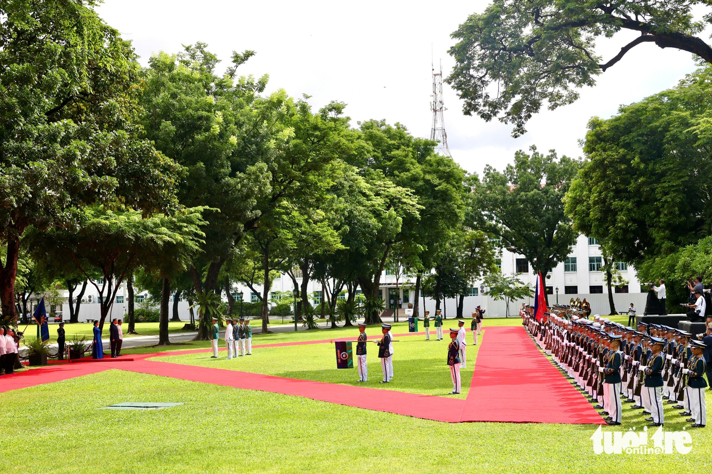 Philippines đón trọng thể Tổng Bí thư, Chủ tịch nước Tô Lâm với 21 loạt đại bác chào mừng - Ảnh 2.