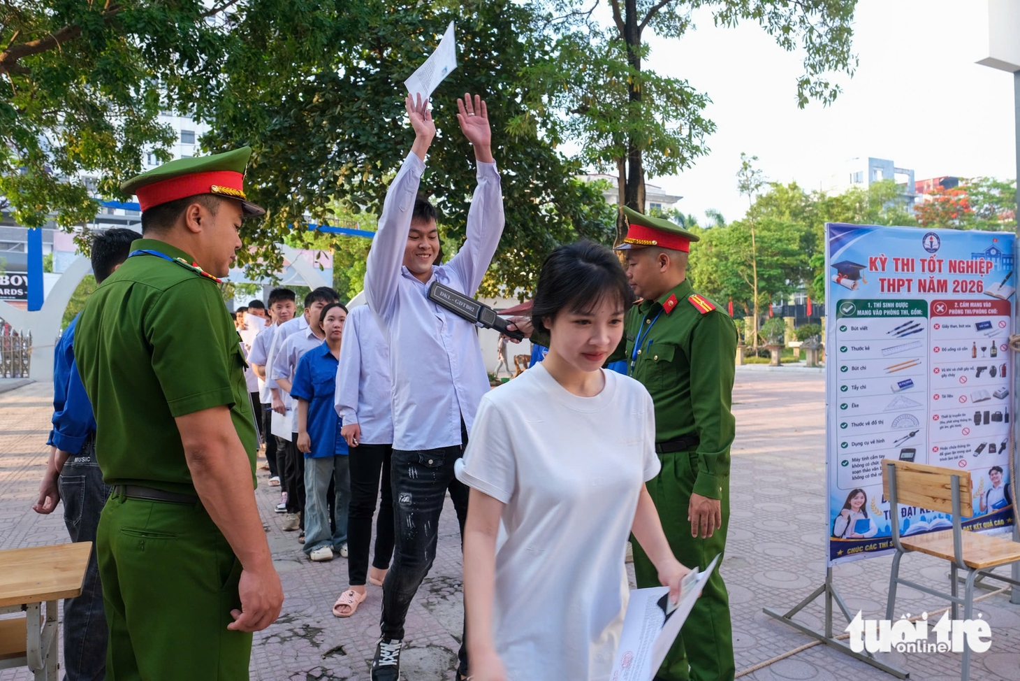 thi tốt nghiệp - Ảnh 12.