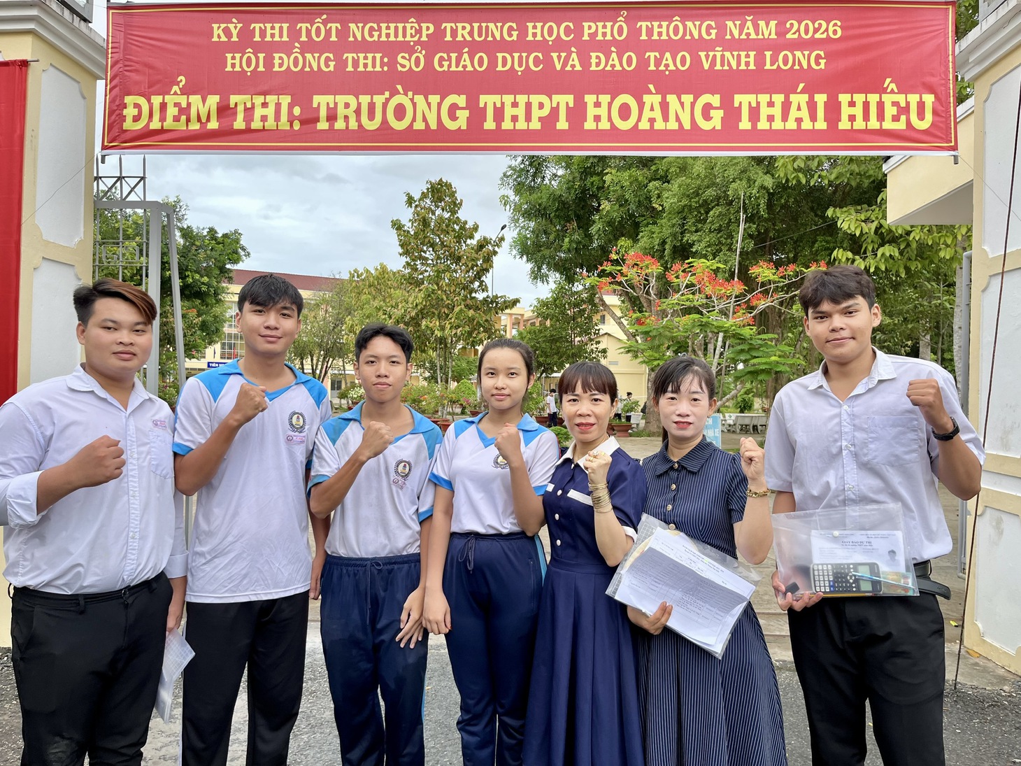 thi tốt nghiệp - Ảnh 10.