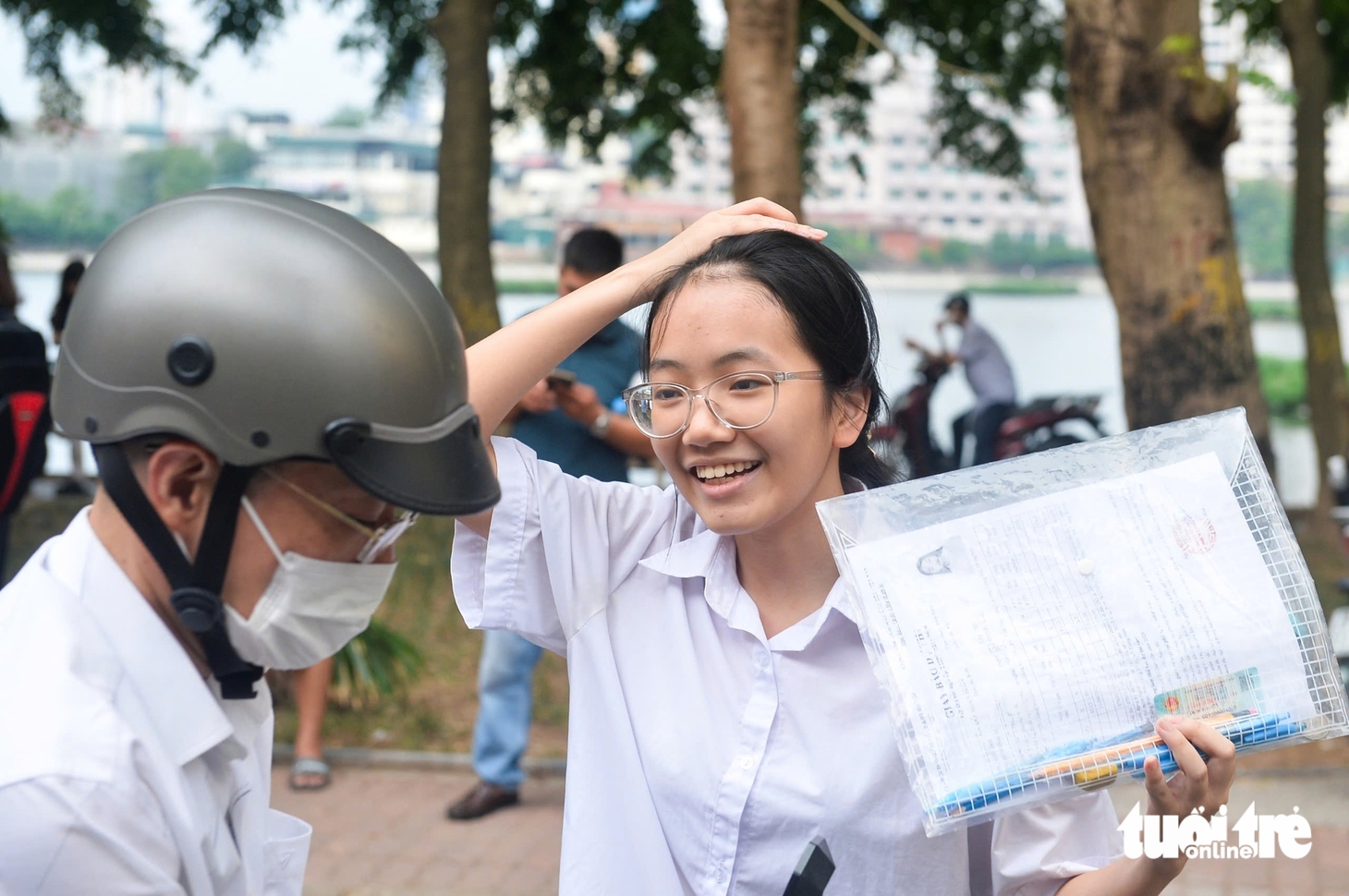 thi tốt nghiệp - Ảnh 23.
