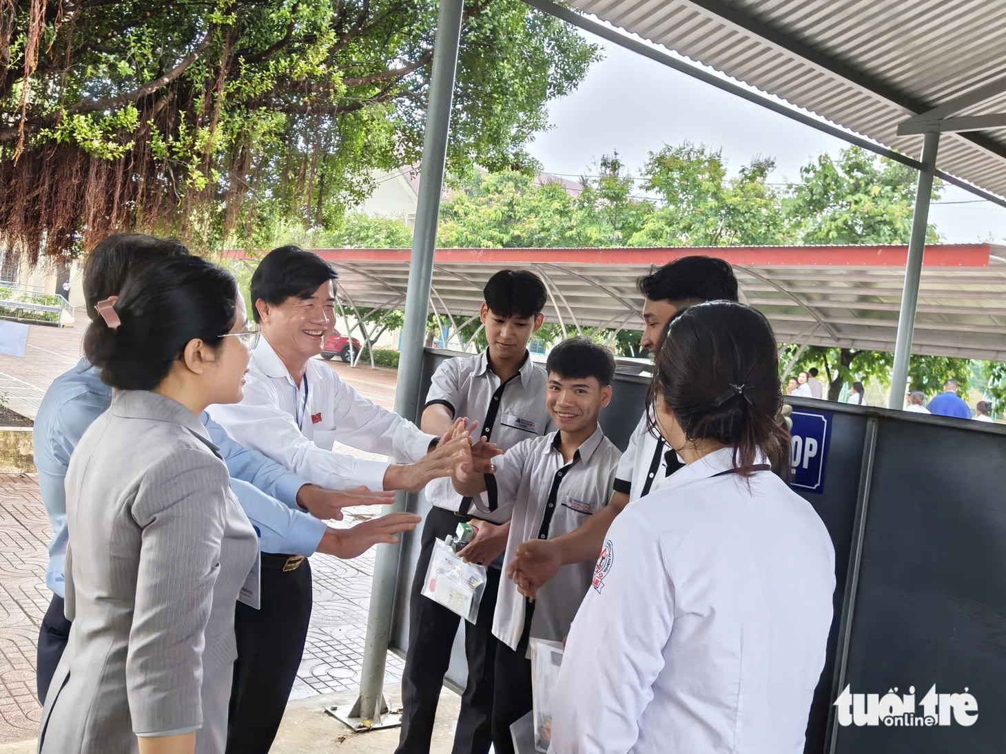 thi tốt nghiệp - Ảnh 26.