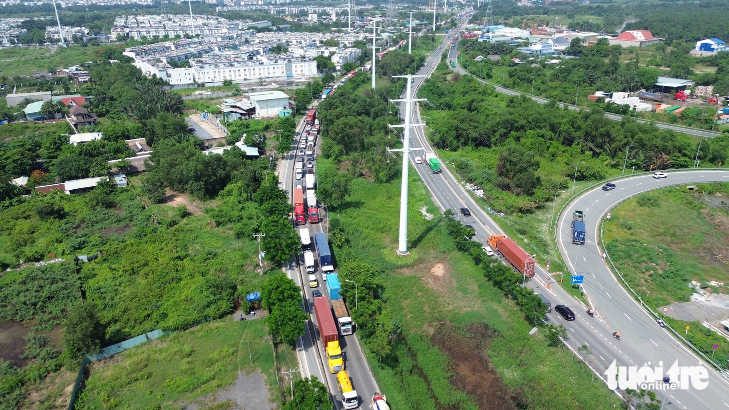 kẹt xe cao tốc - Ảnh 3.