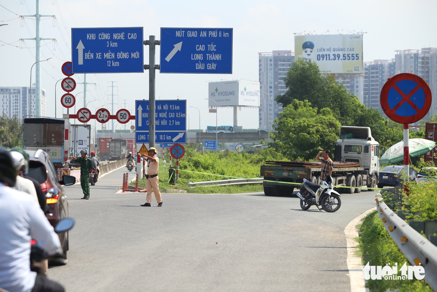 kẹt xe cao tốc - Ảnh 7.