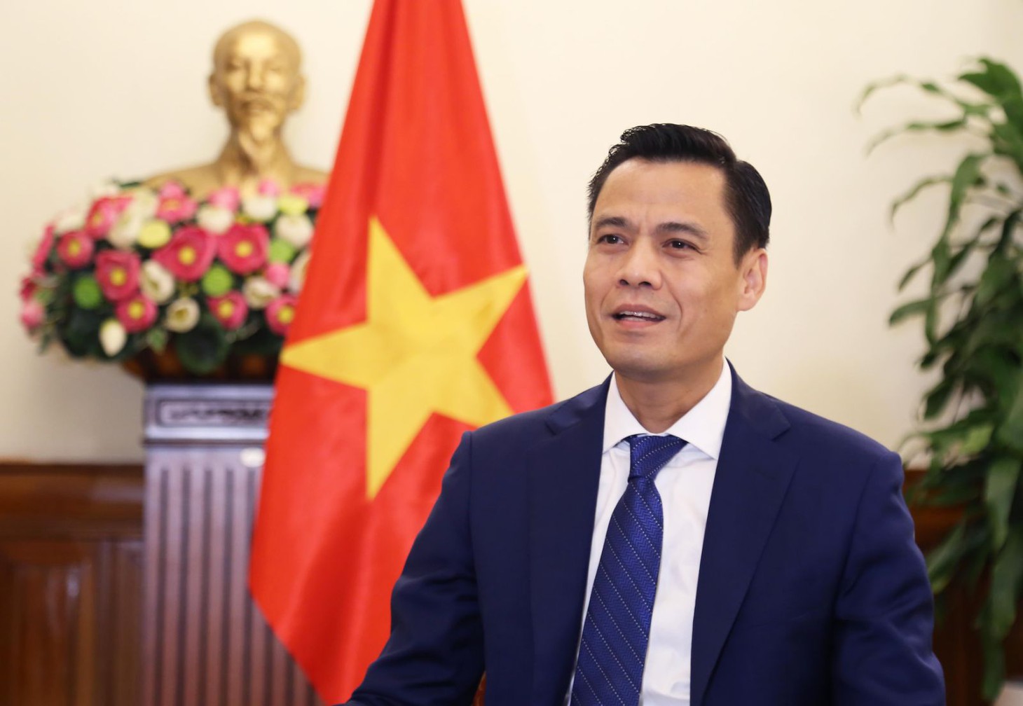 Thủ tướng Lê Minh Hưng - Ảnh 2.
