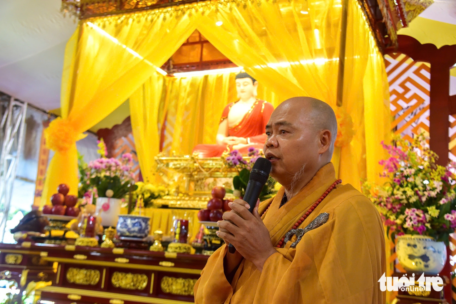 Lãnh đạo TP.HCM, Quân khu 7 dự lễ tưởng niệm, cầu siêu liệt sĩ tại công viên Lê Thị Riêng - Ảnh 3.