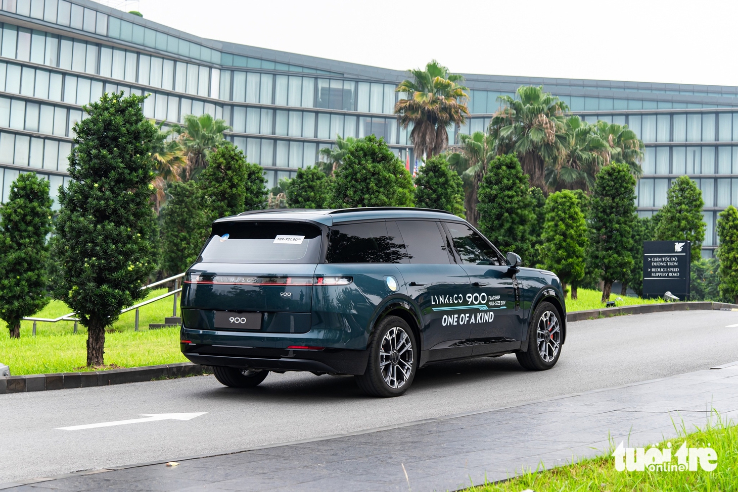 Lynk & Co 900 ra mắt Việt Nam: Giá 3,069 tỉ, không xăng chạy 170km, hai màn 30inch - Ảnh 20.