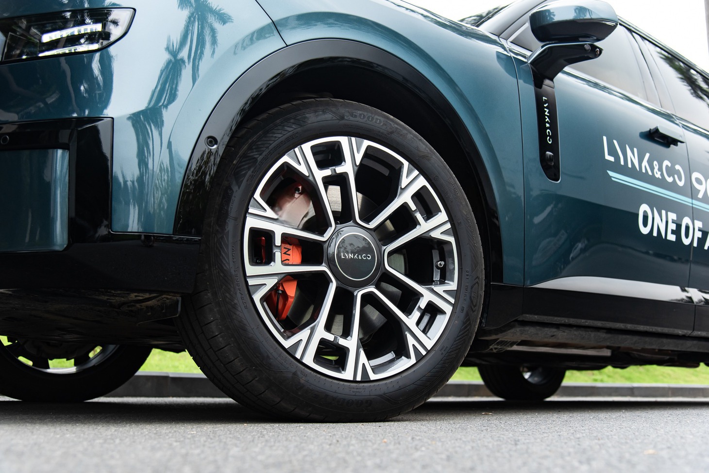 Lynk & Co 900 ra mắt Việt Nam: Giá 3,069 tỉ, không xăng chạy 170km, hai màn 30inch - Ảnh 18.