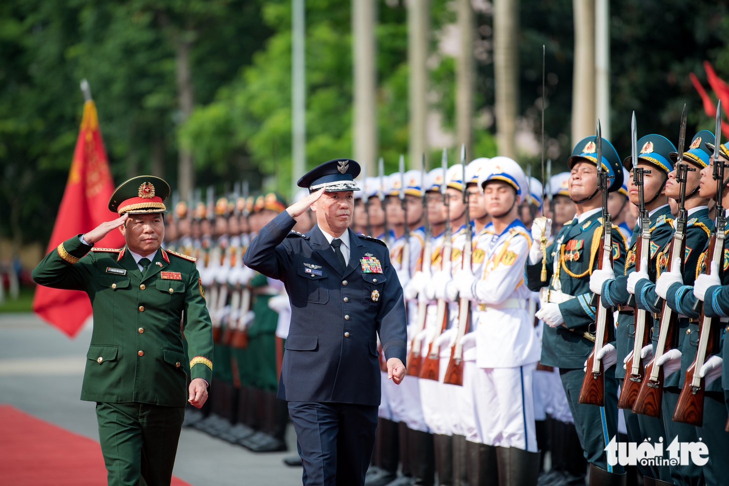 Đại tướng Nguyễn Tân Cương hội đàm với Tham mưu trưởng Liên quân Nhật Bản - Ảnh 1.
