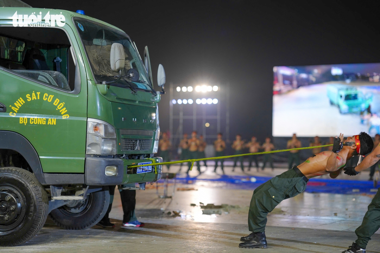 Công an biểu diễn võ thuật gây ấn tượng mạnh tại Đà Lạt - Ảnh 3.