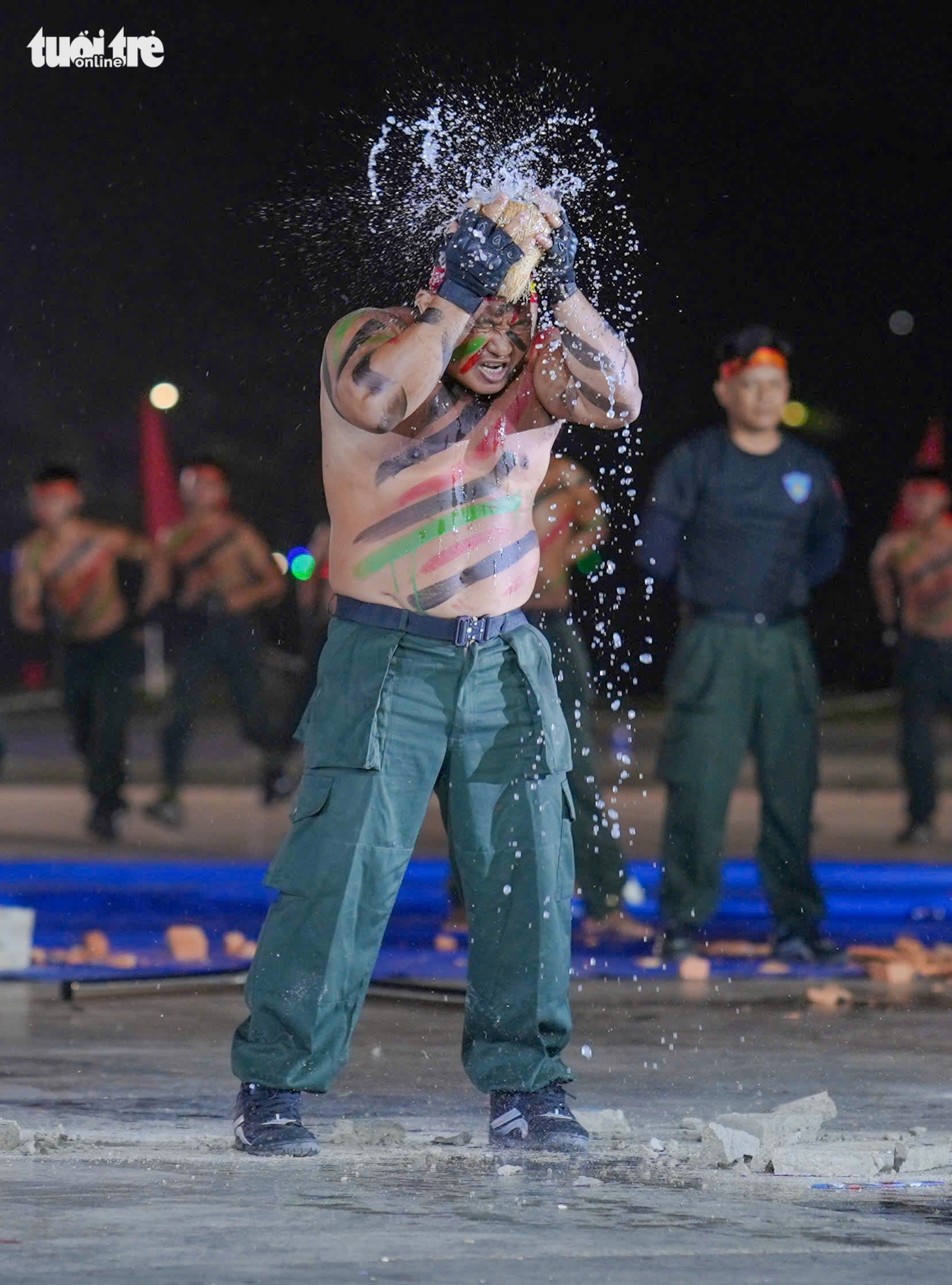 Công an biểu diễn võ thuật gây ấn tượng mạnh tại Đà Lạt - Ảnh 6.