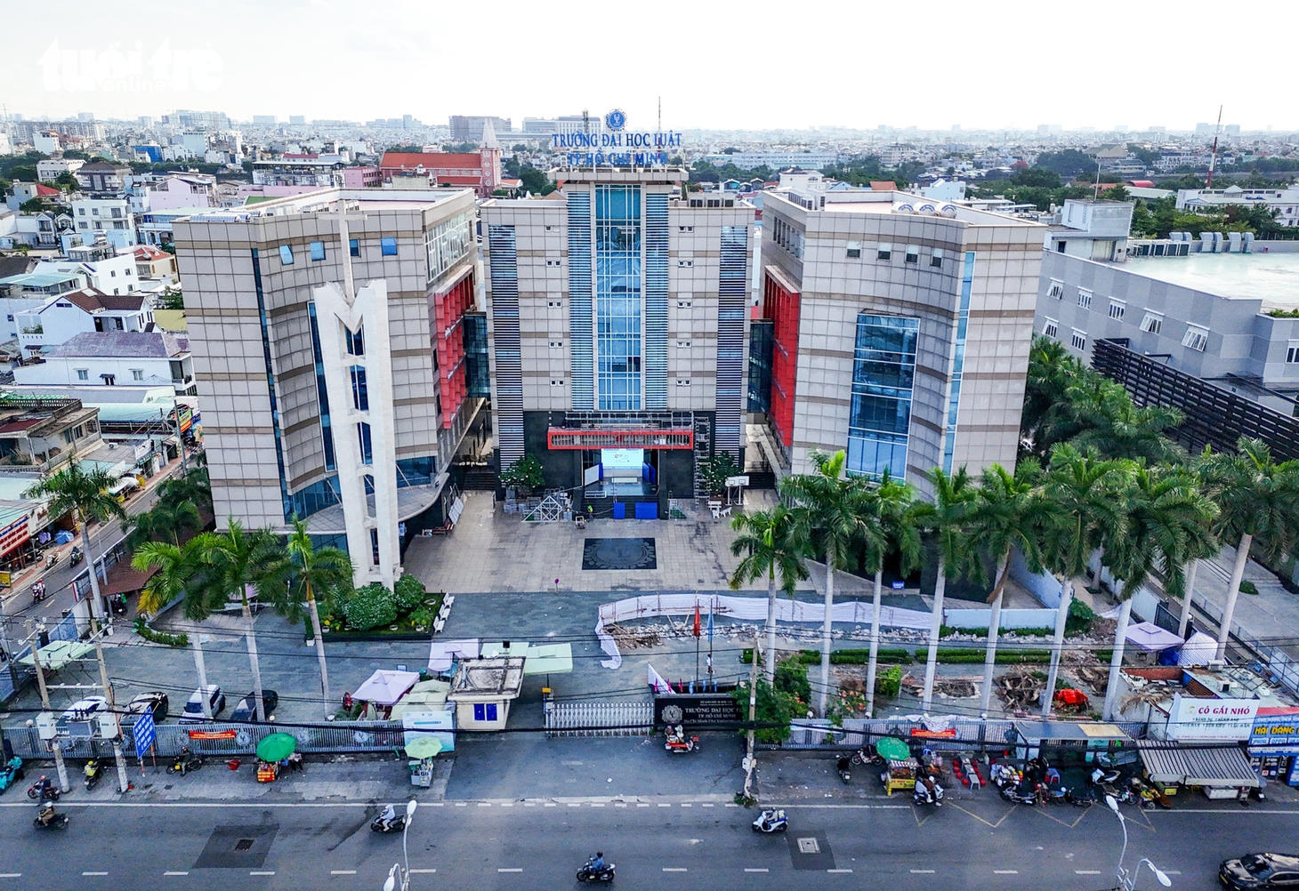 Dọc quốc lộ 13, nhà cửa liên tiếp tháo dỡ để nhường chỗ mở rộng đường - Ảnh 5.