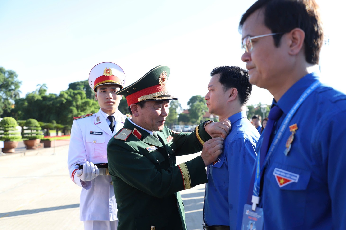 Gần 800 đại biểu thanh niên viếng Chủ tịch Hồ Chí Minh - Ảnh 4.