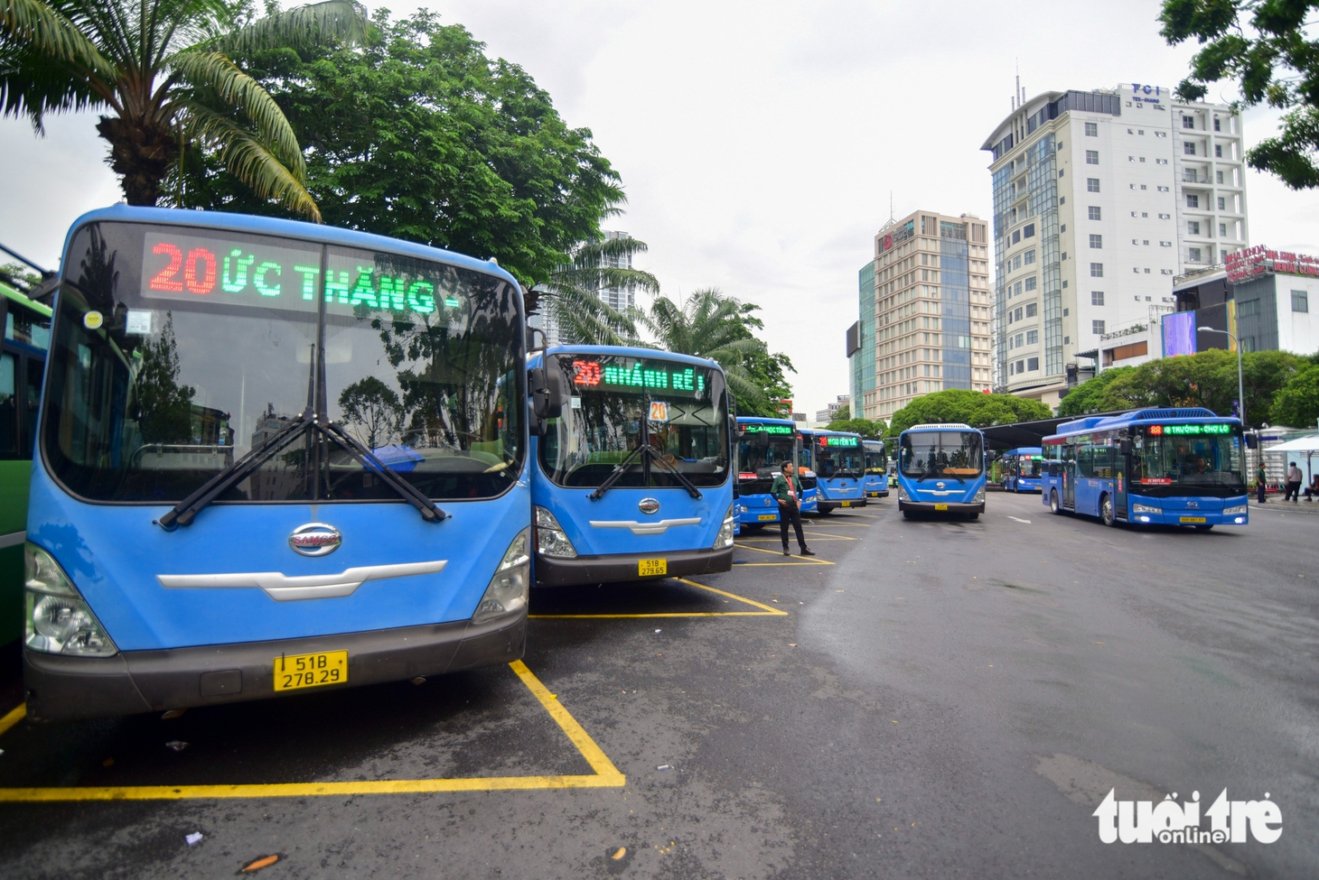 Cận cảnh dàn xe buýt tiện nghi, hiện đại trước ngày TP.HCM miễn phí vé cho người dân - Ảnh 3.