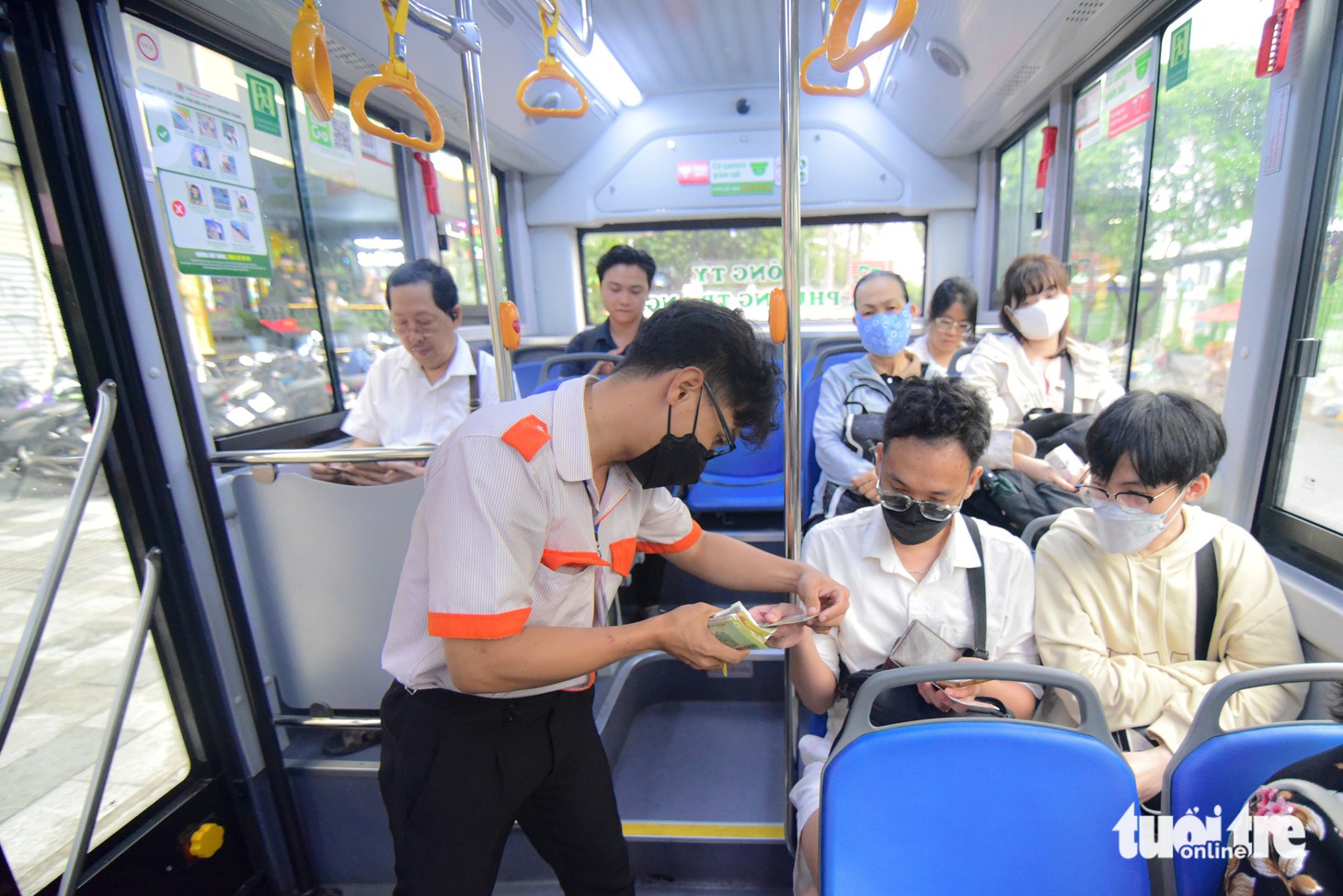 Cận cảnh dàn xe buýt tiện nghi, hiện đại trước ngày TP.HCM miễn phí vé cho người dân - Ảnh 12.
