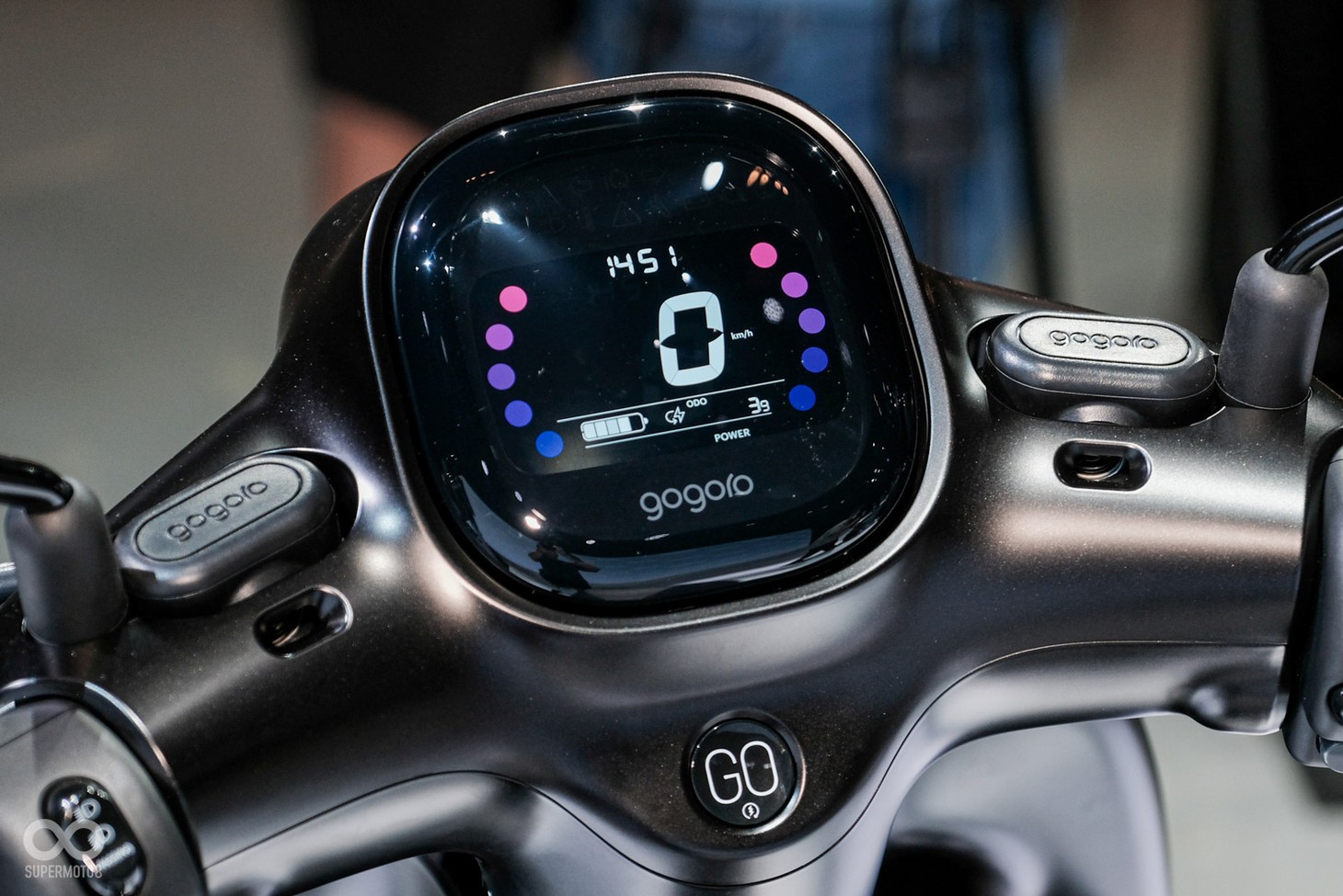 Hãng xe sắp vào Việt Nam ra mắt xe máy điện giá ngang Honda SH Mode, sàn để vừa vali 28inch, khay để cốc - Ảnh 3.