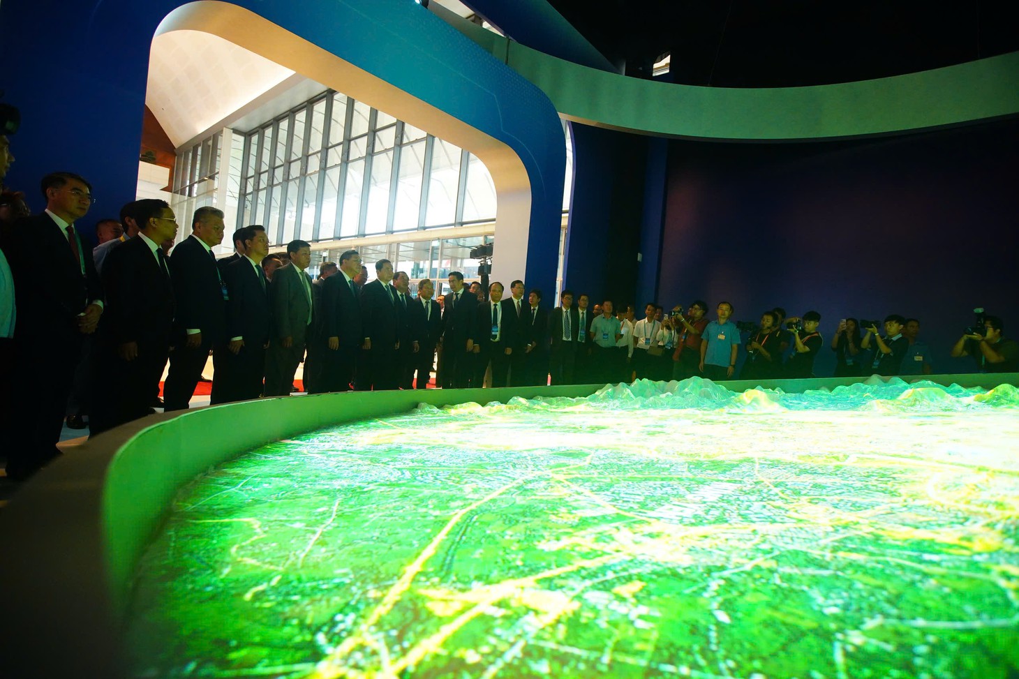 Công bố Quy hoạch thủ đô Hà Nội tầm nhìn 100 năm và đầu tư năm 2026 - Ảnh 3.