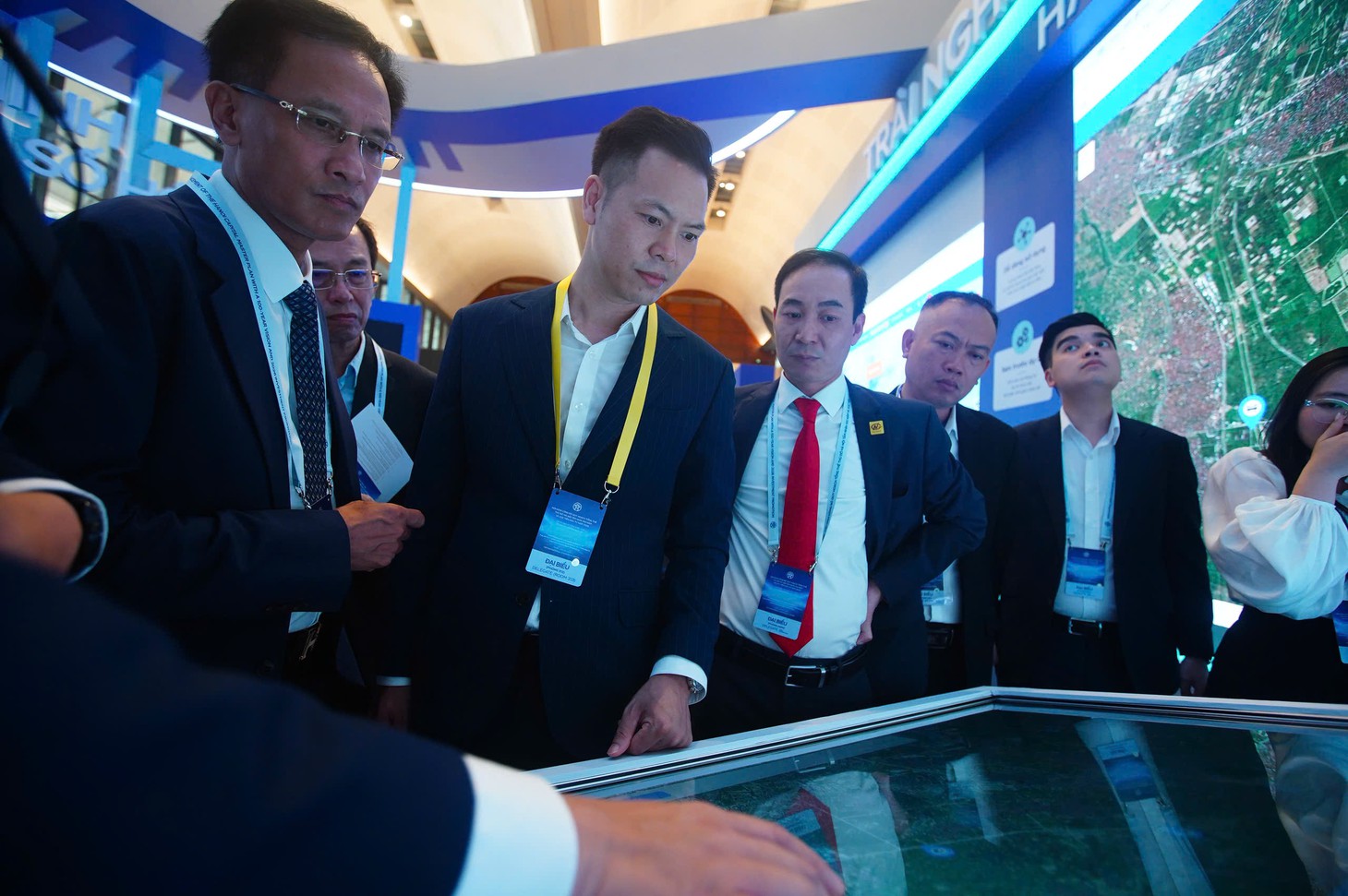 Công bố Quy hoạch thủ đô Hà Nội tầm nhìn 100 năm và đầu tư năm 2026 - Ảnh 8.