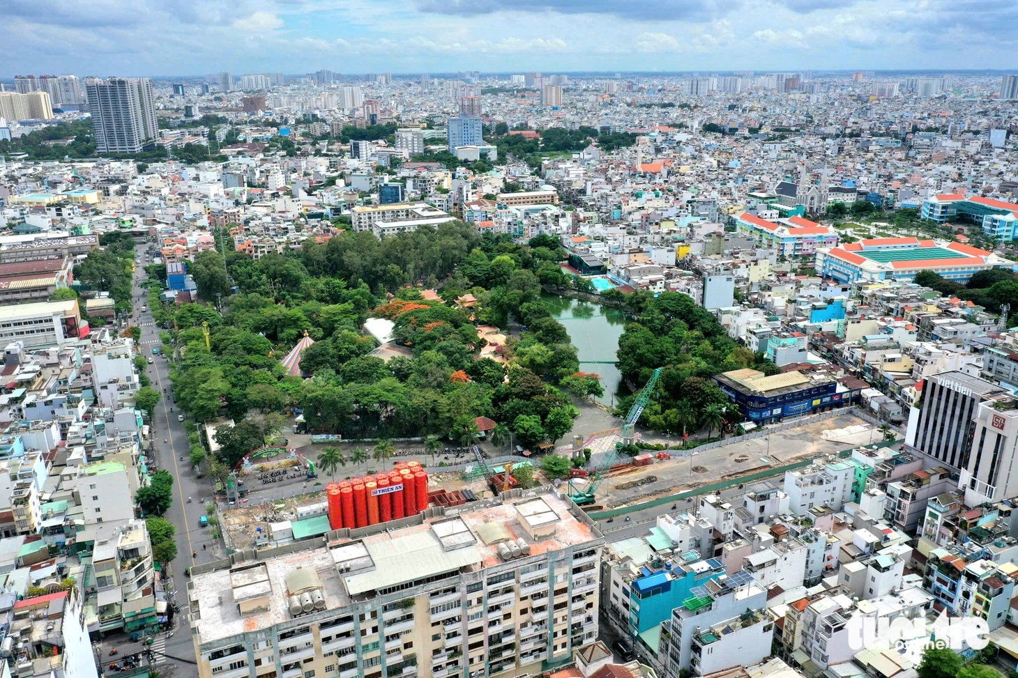 TP.HCM tổ chức hội thảo xác minh hố chôn tập thể liệt sĩ hy sinh năm 1968 tại công viên Lê Thị Riêng - Ảnh 1.