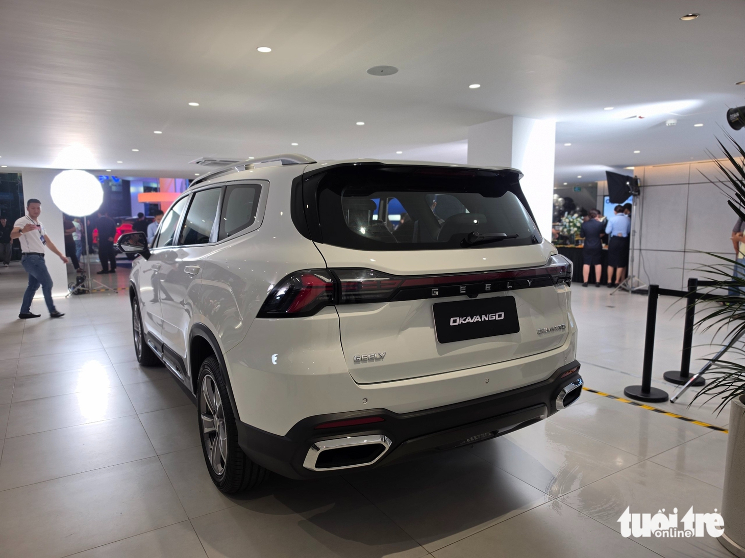 Geely Okavango ra mắt Việt Nam: Giá từ 739 triệu, rẻ hơn Toyota Corolla Cross dù rộng hơn Santa Fe - Ảnh 13.