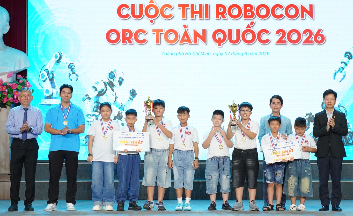 Từ con số 0 đến giải nhất toàn quốc cuộc thi Robocon ORC - Ảnh 2.